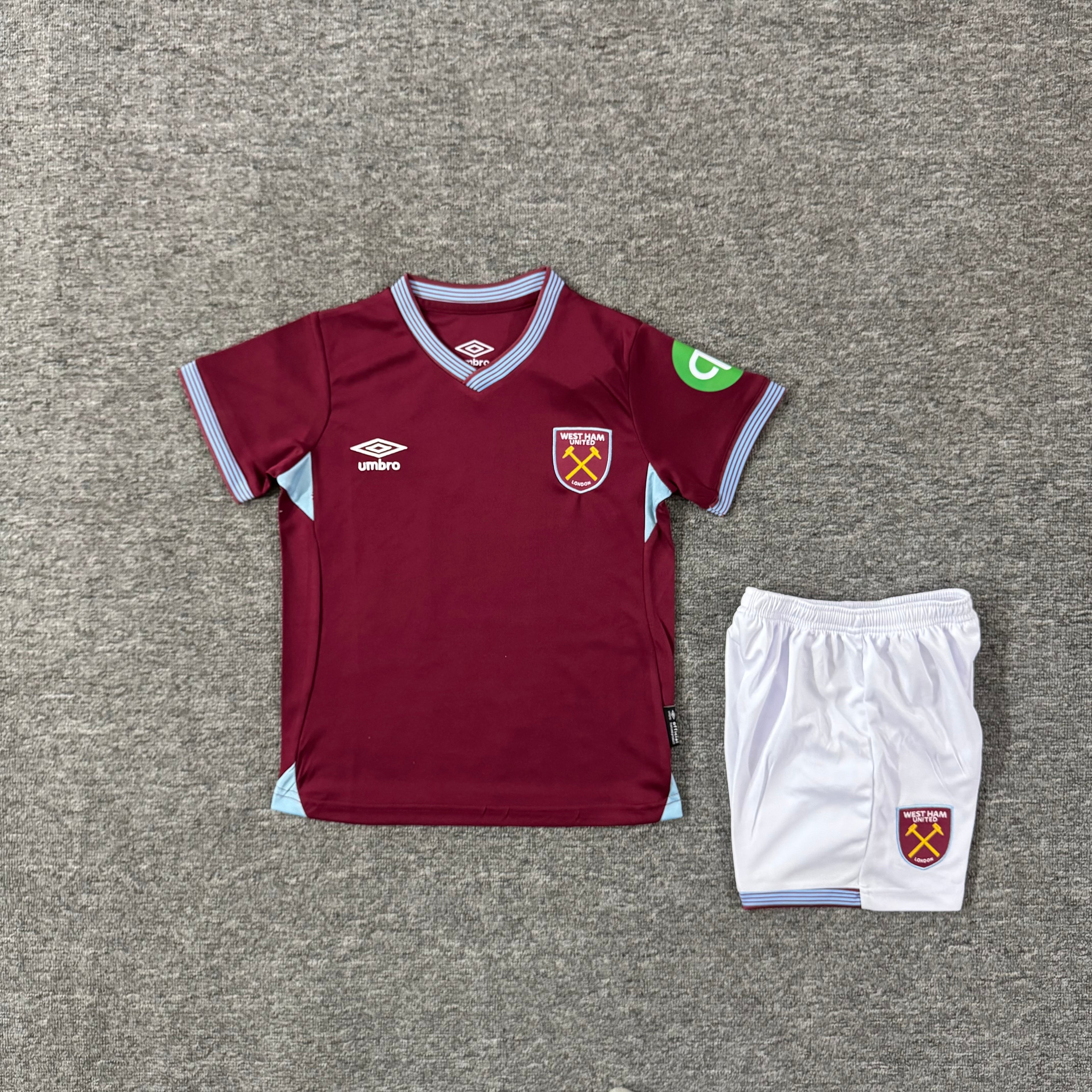 Ensemble de football enfant West Ham domicile 2025/26 – vue 2