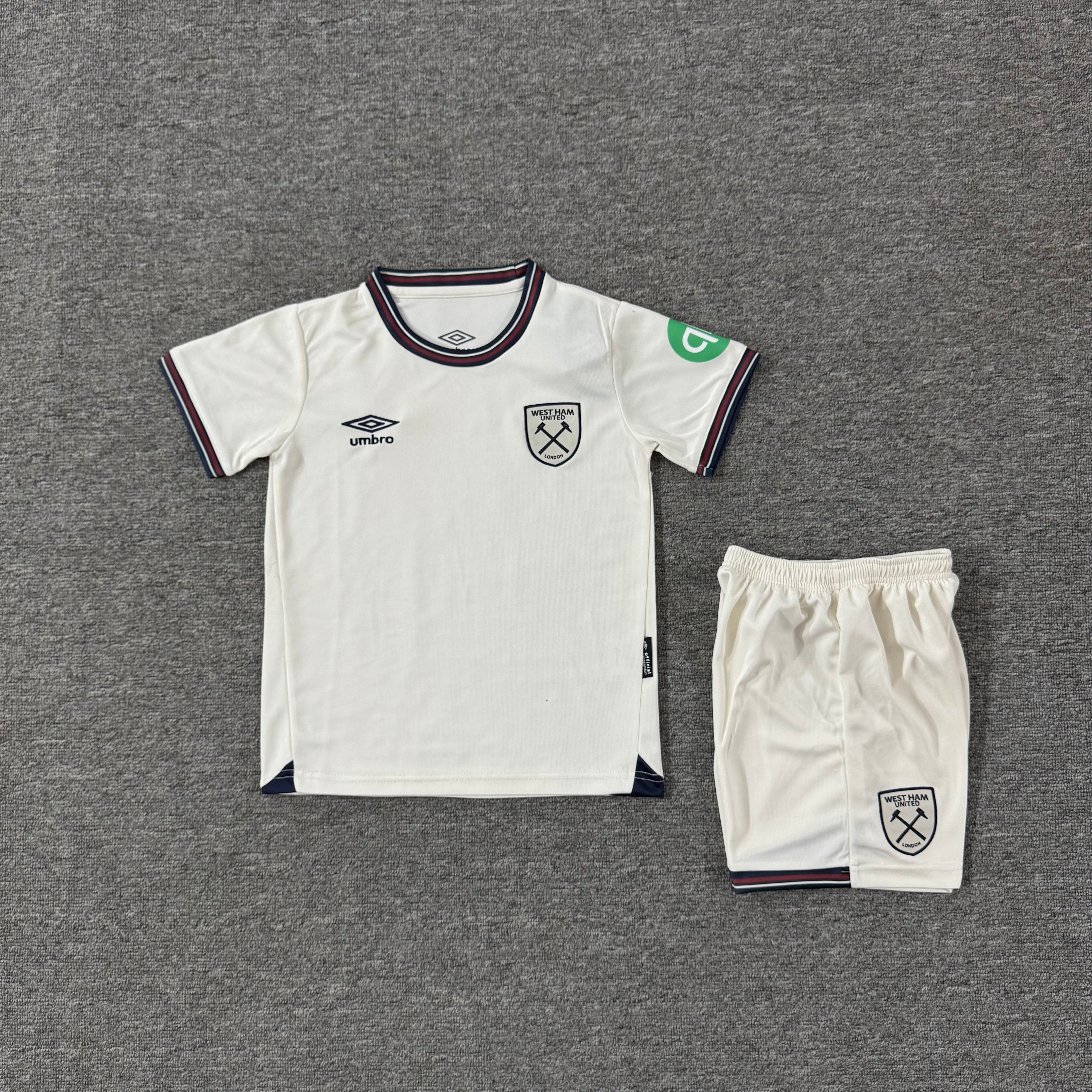 Ensemble de football enfant West Ham extérieur 2025/26 – vue 2