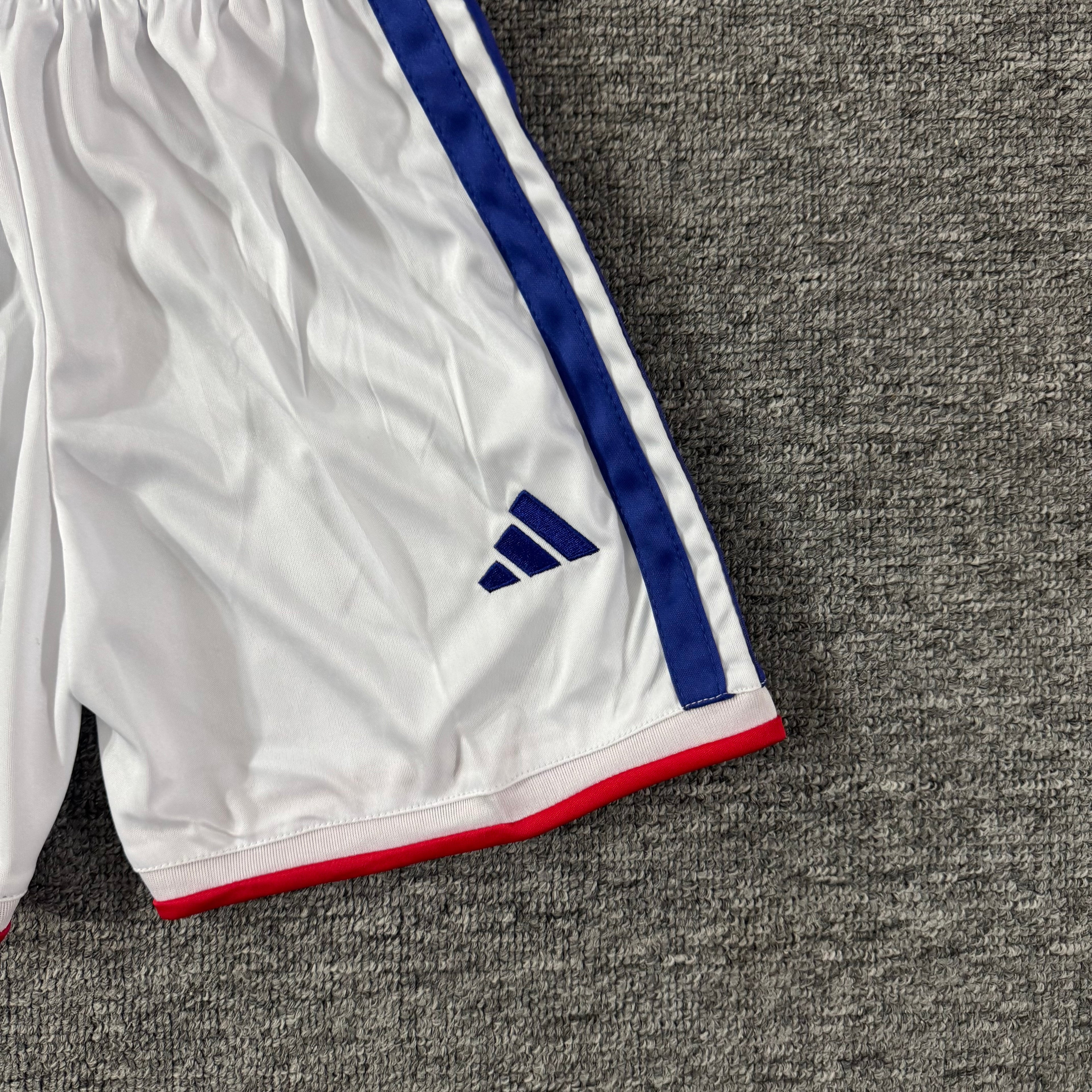 Ensemble de football enfant Japon domicile 2026/27 – vue 2