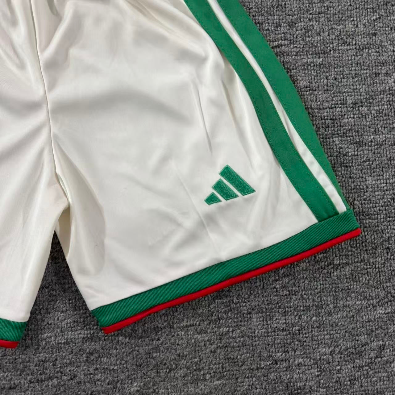Ensemble de football enfant Algérie domicile 2026/27 – vue 1