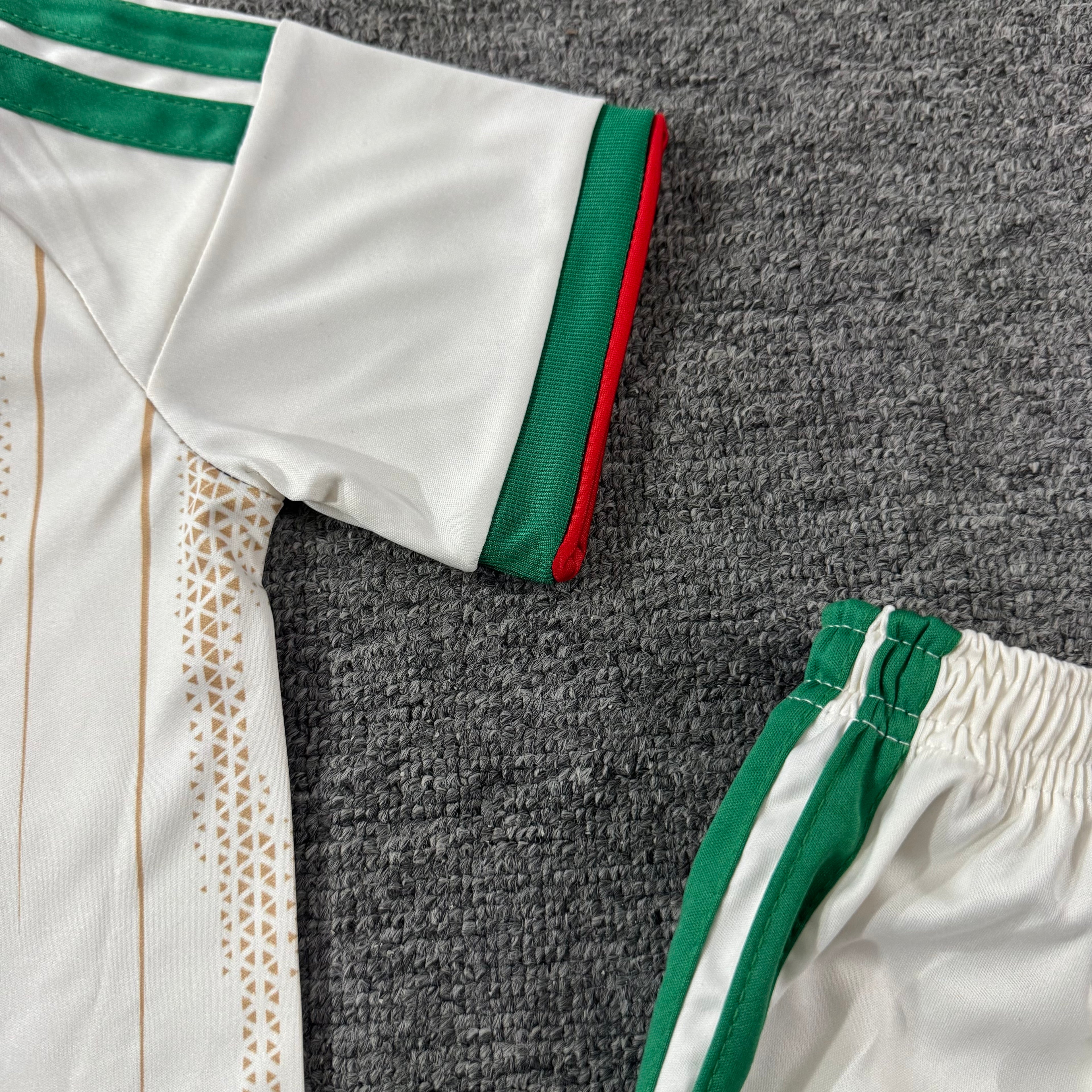 Ensemble de football enfant Algérie domicile 2026/27 – vue 2