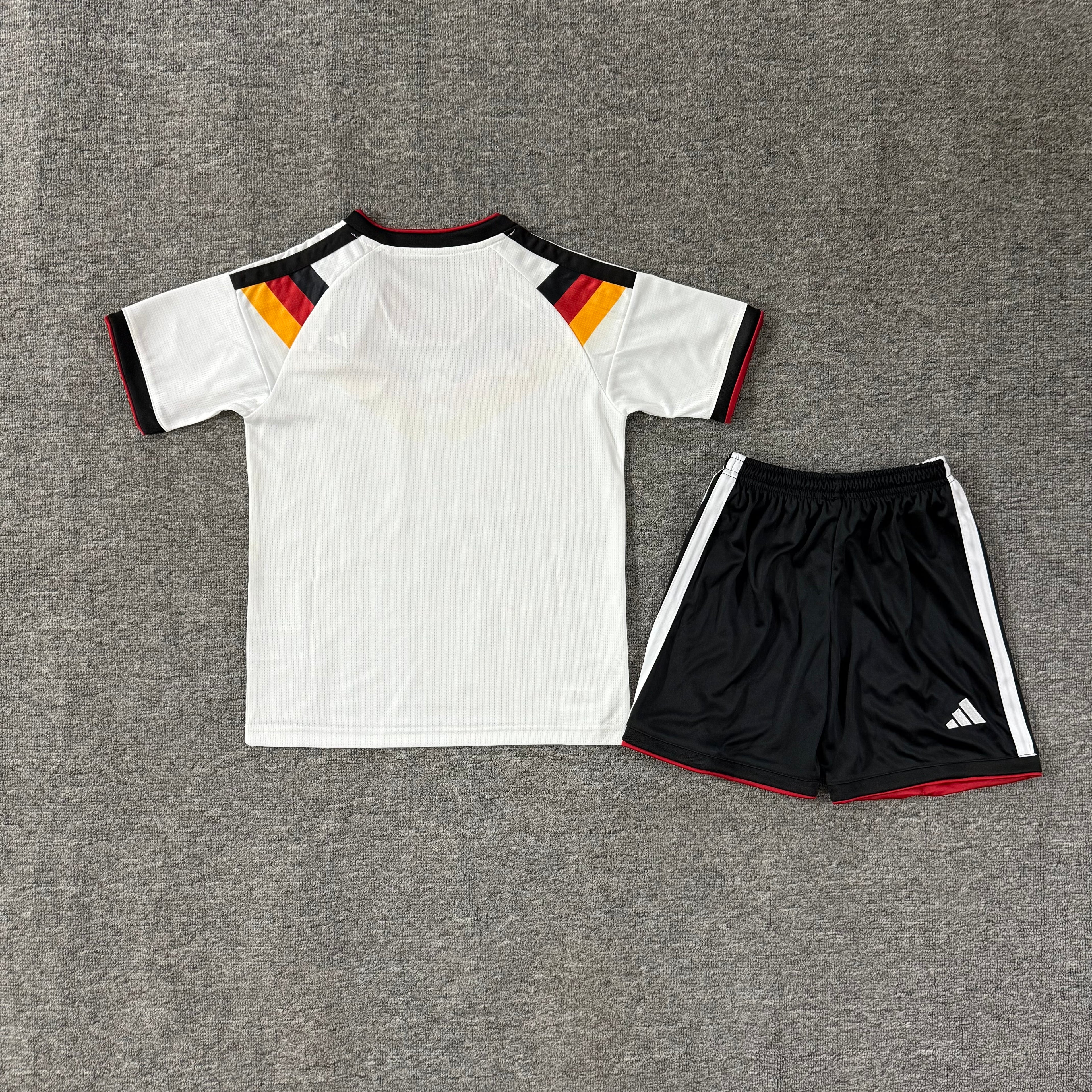 Ensemble de football enfant Allemagne domicile 2026/27 – vue 1