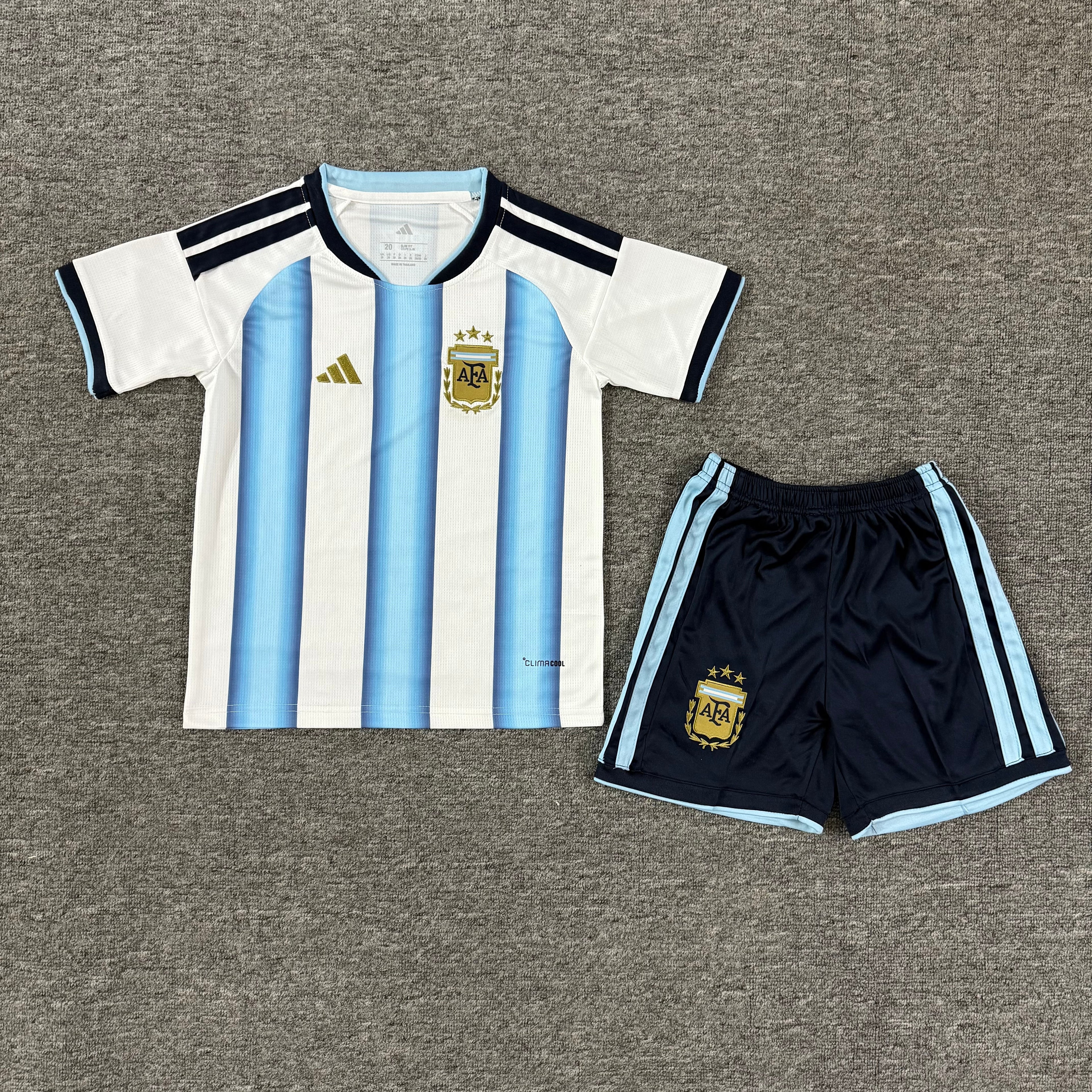 Ensemble de football enfant Argentine domicile 2026/27 – vue 3