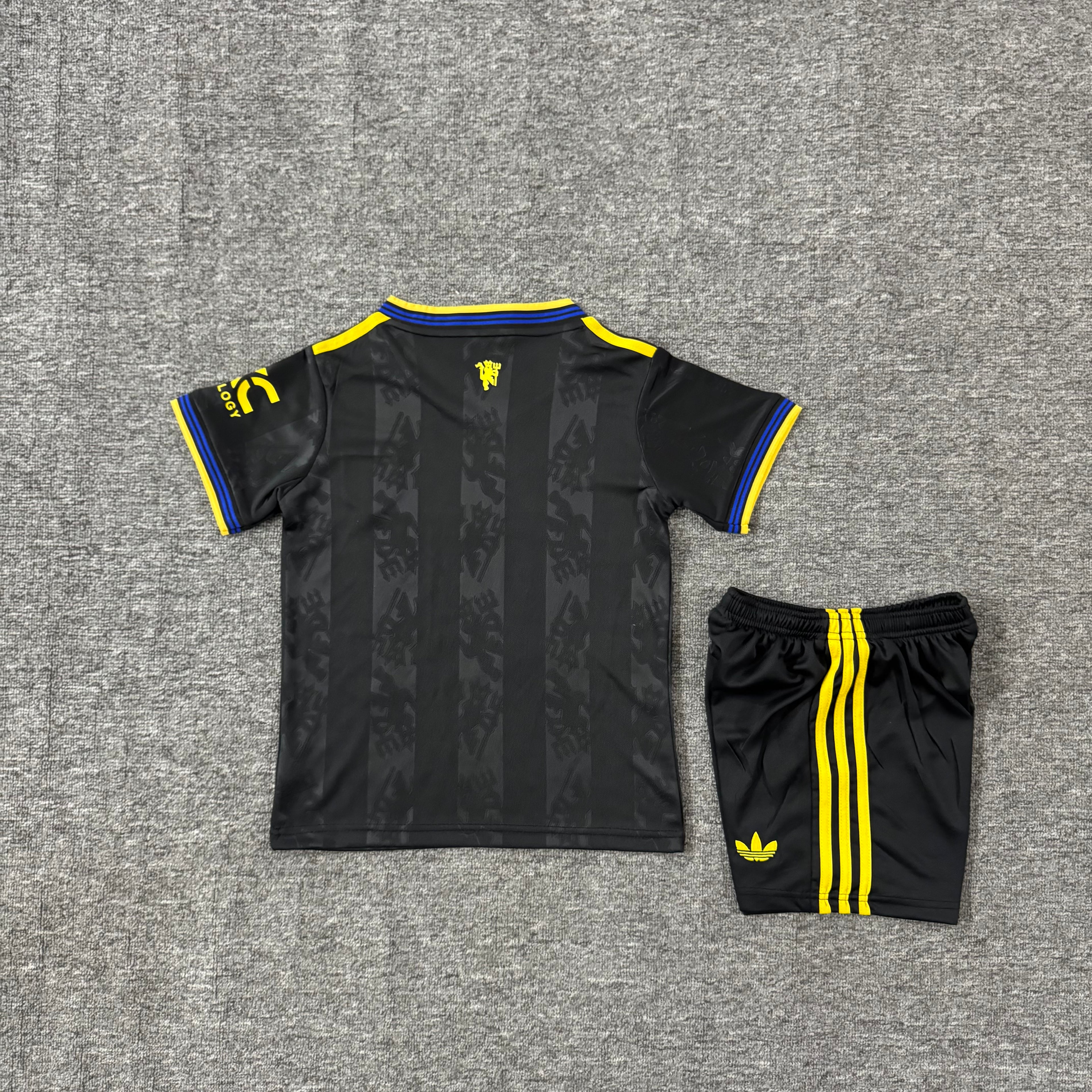 Ensemble de football enfant Manchester United third 2025/26 – vue 1