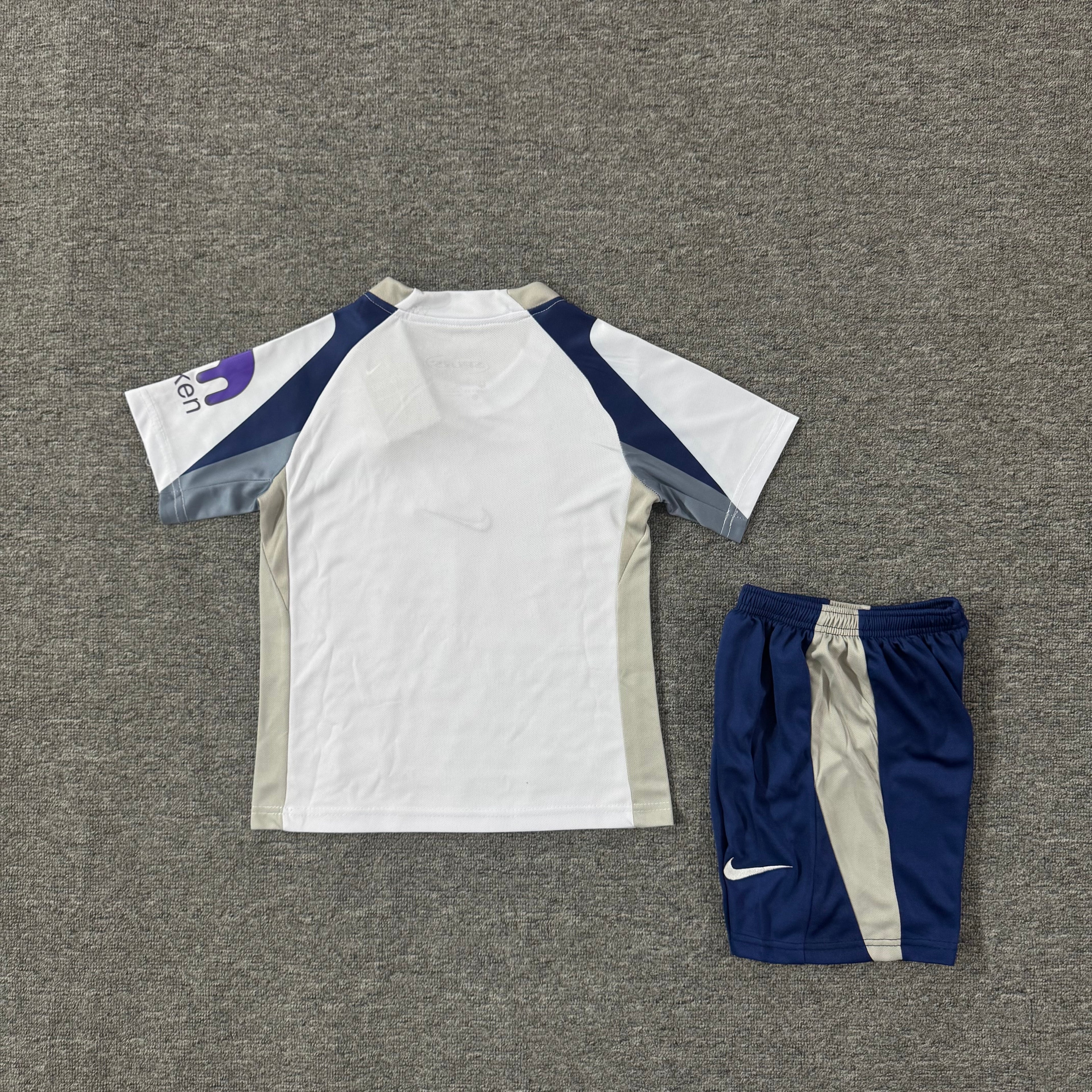 Ensemble de football enfant Tottenham domicile 2025/26 – vue 1