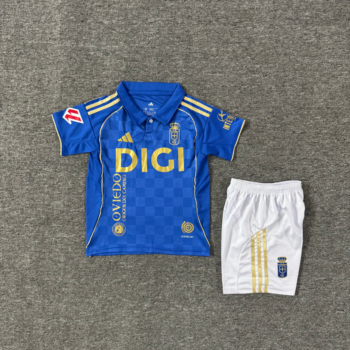 Ensemble de football enfant Real Oviedo domicile 2025/26 – vue 2