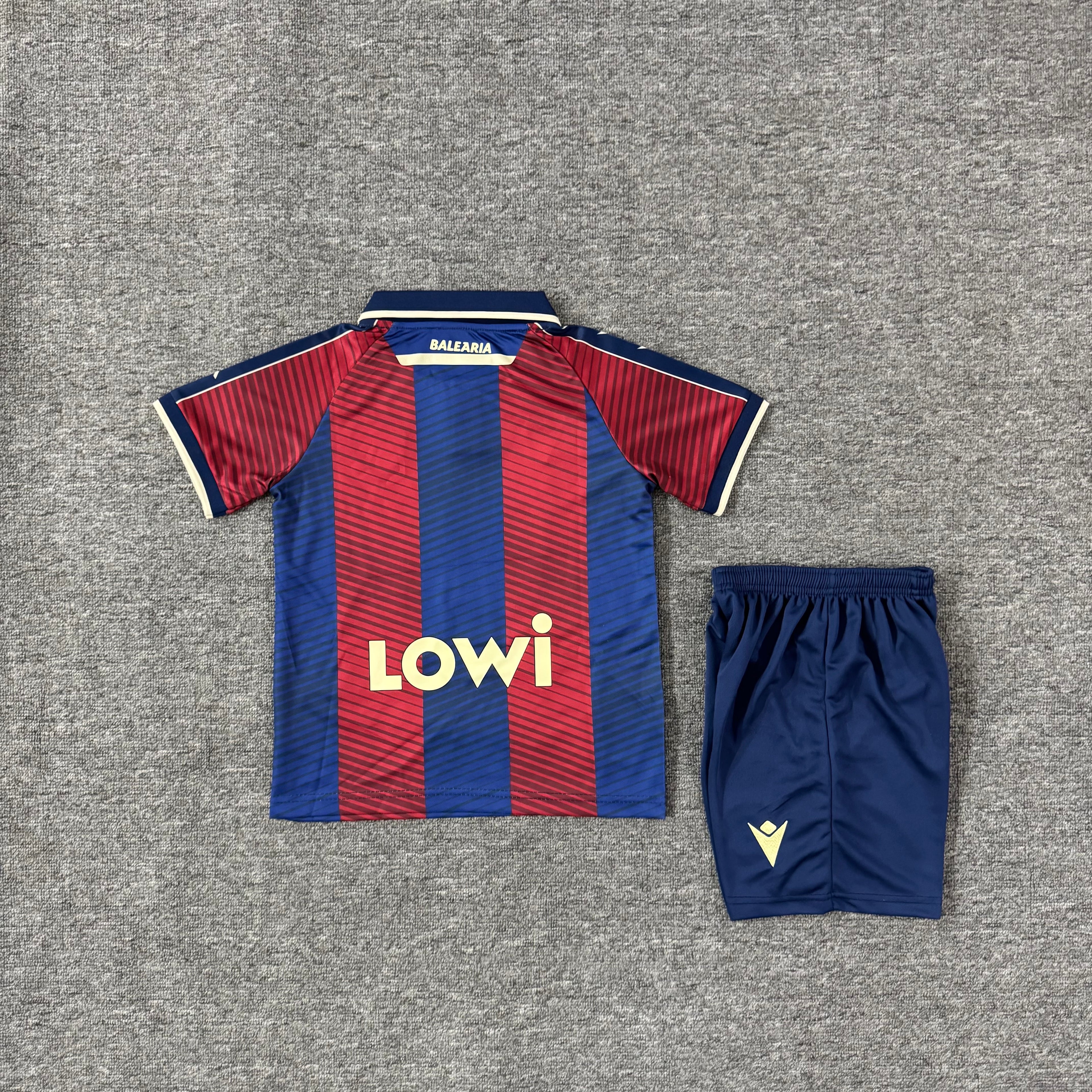 Ensemble de football enfant Levante domicile 2025/26 – vue 1