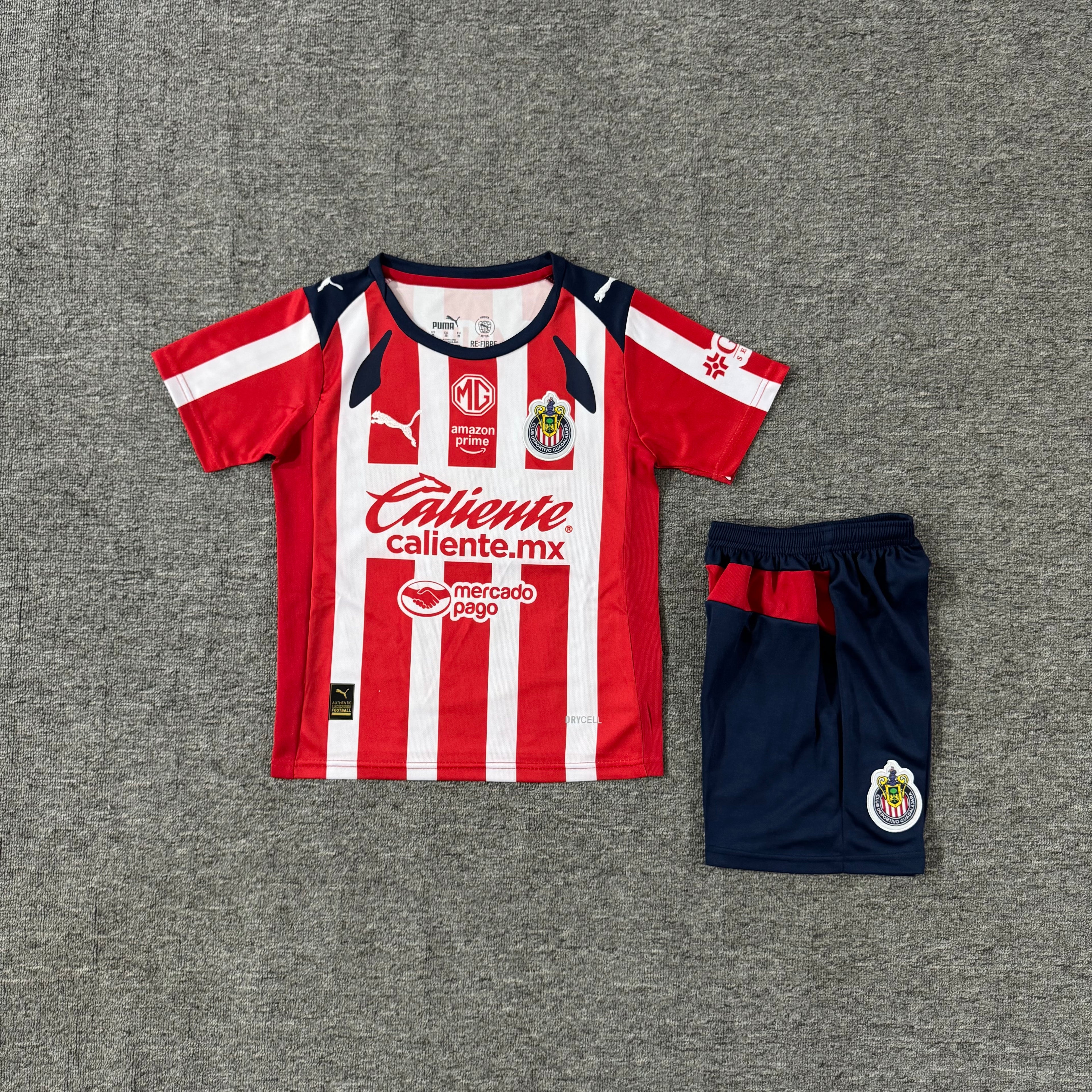Ensemble de football enfant Chivas Guadalajara domicile 2025/26 – vue 2
