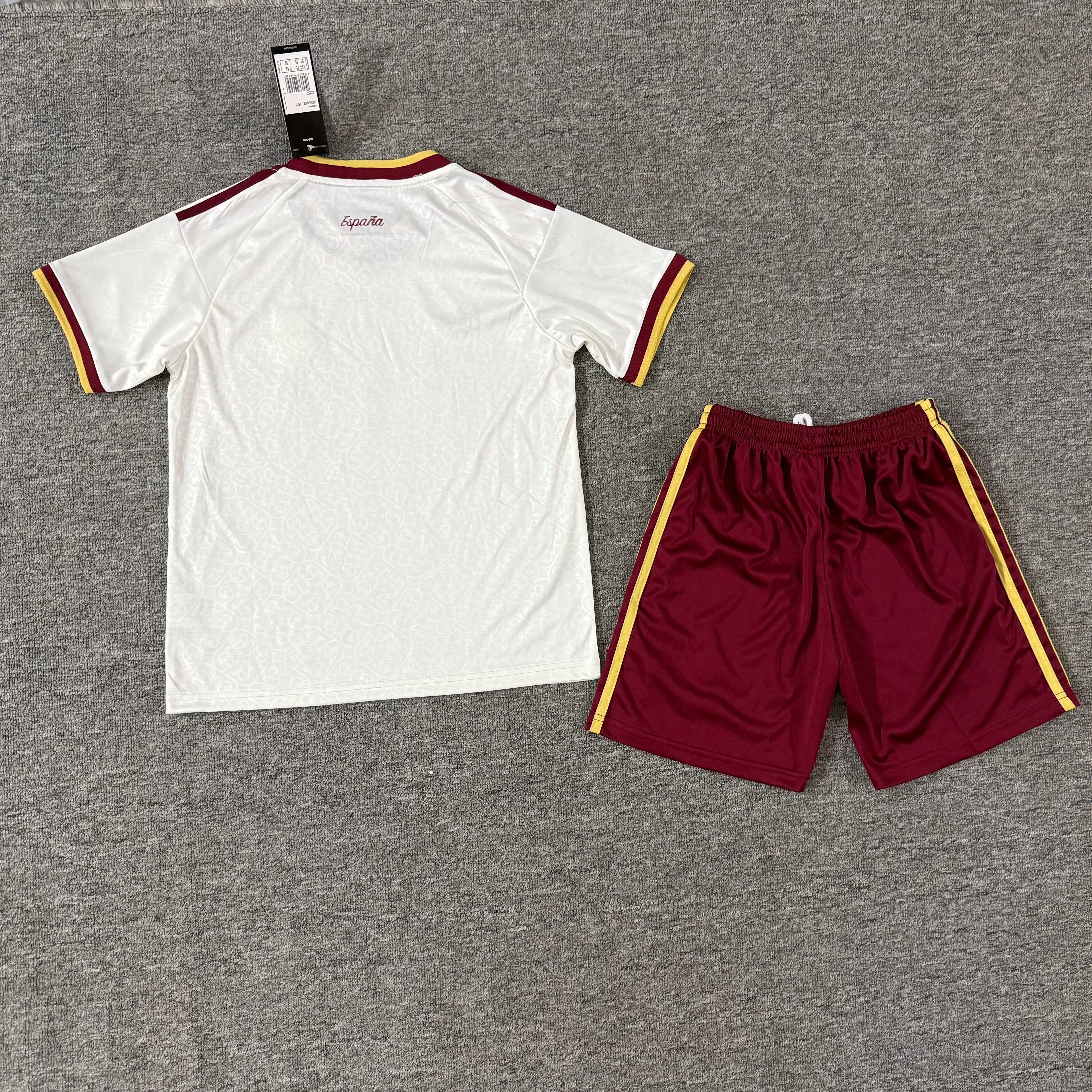 Ensemble de football enfant Espagne extérieur 2026 – vue 1