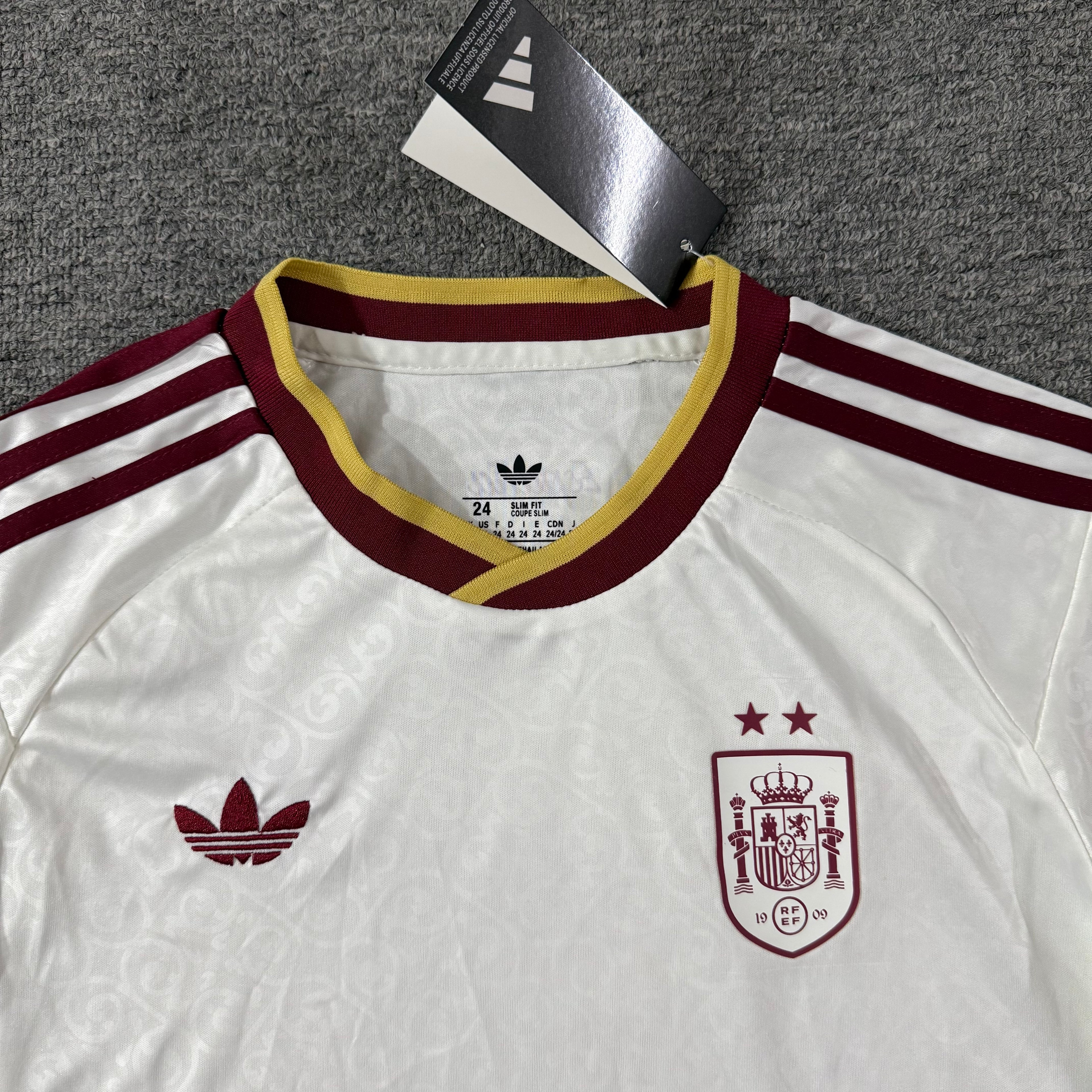 Ensemble de football enfant Espagne extérieur 2026 – vue 2