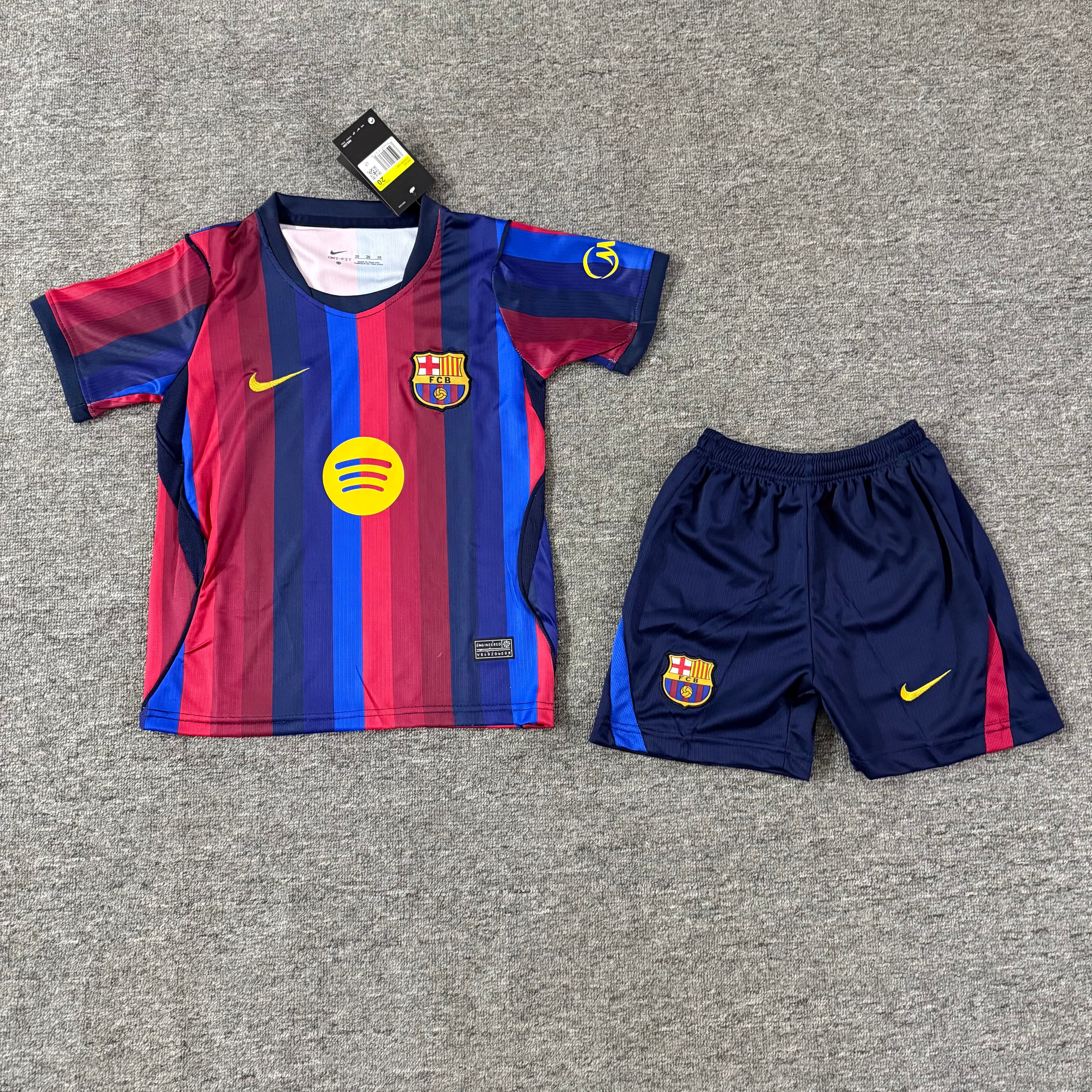Ensemble de football enfant FC Barcelone domicile 2026/27 – vue 3