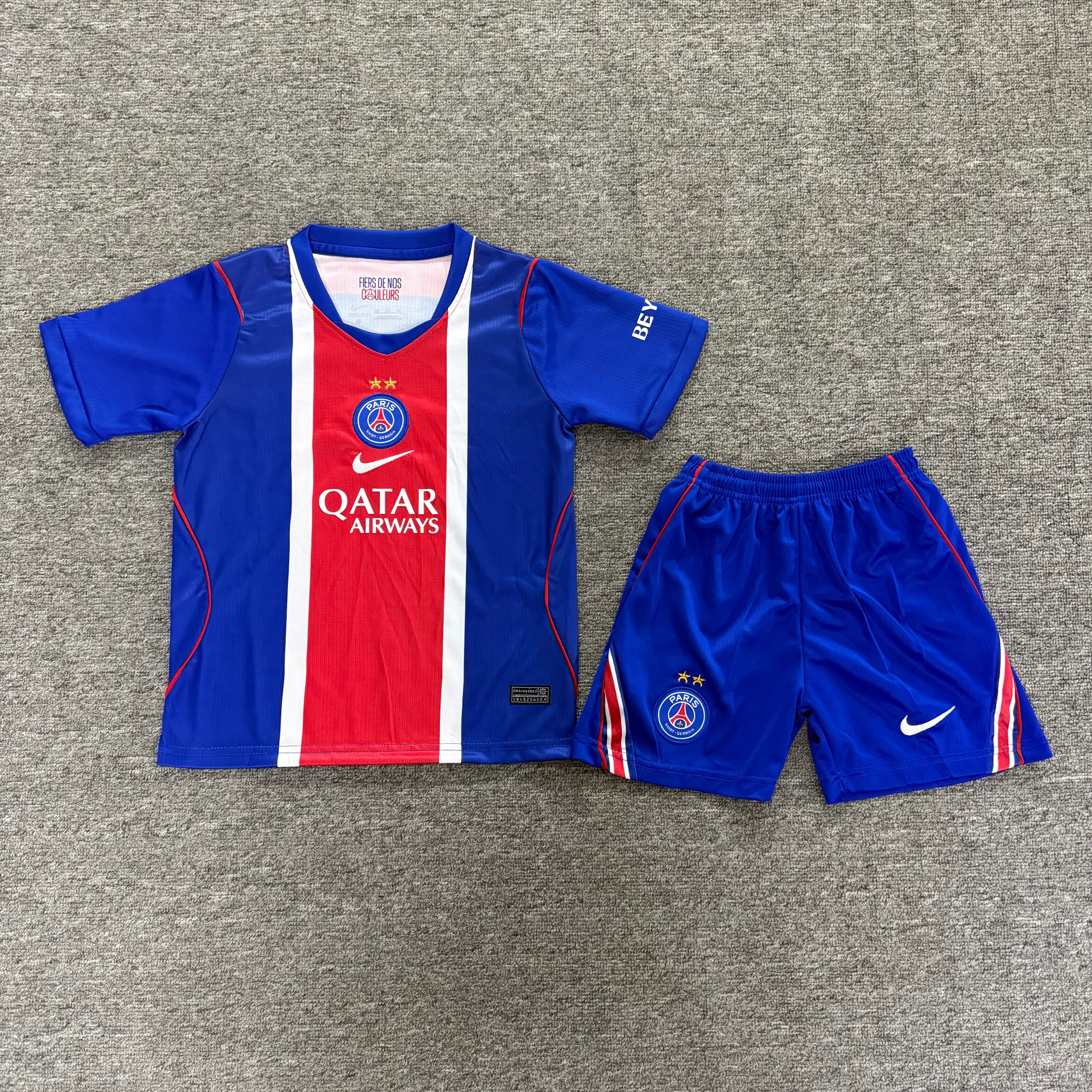 Ensemble de football enfant PSG domicile 2026/27 – vue 3