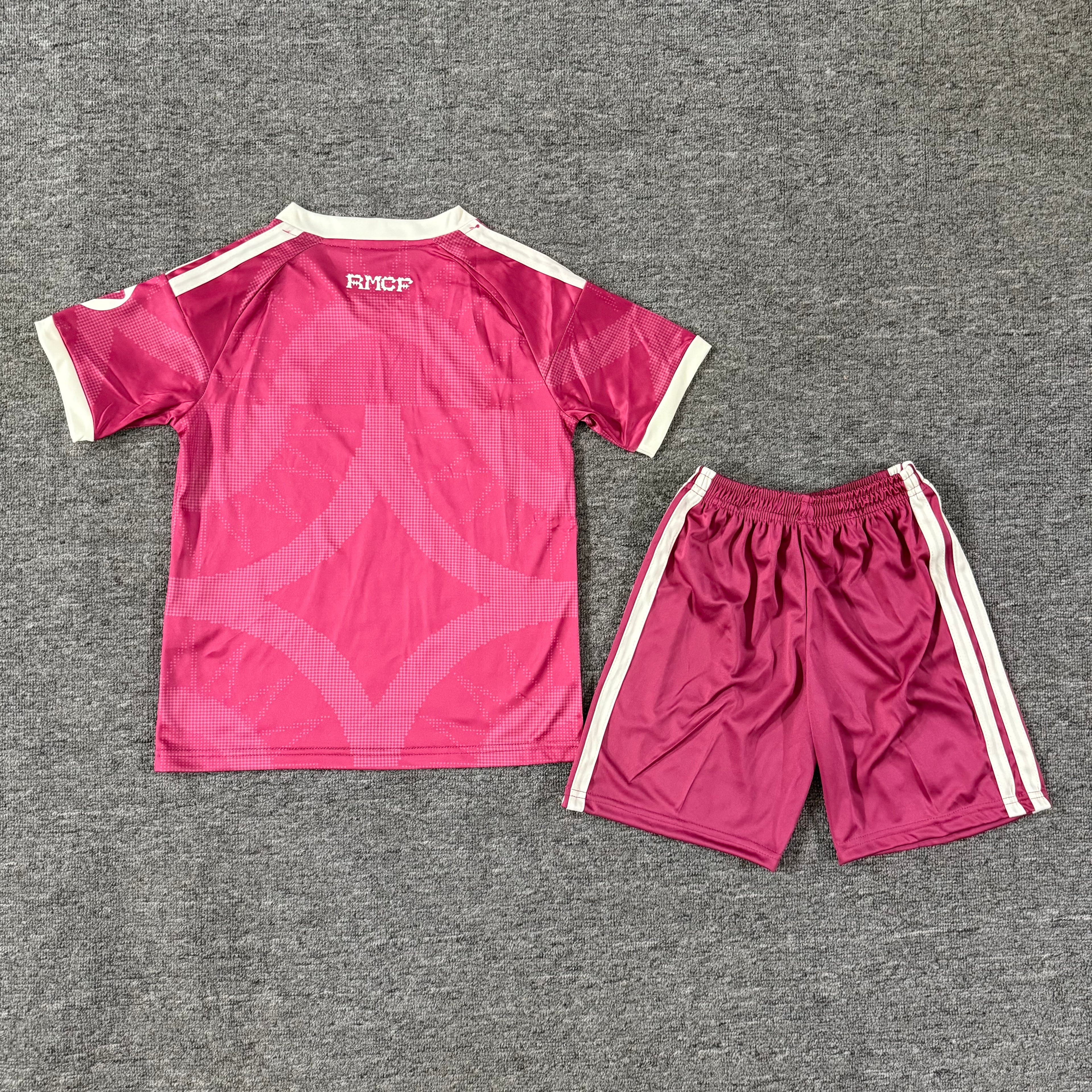 Ensemble de football enfant Real Madrid third 2026/27 – vue 1
