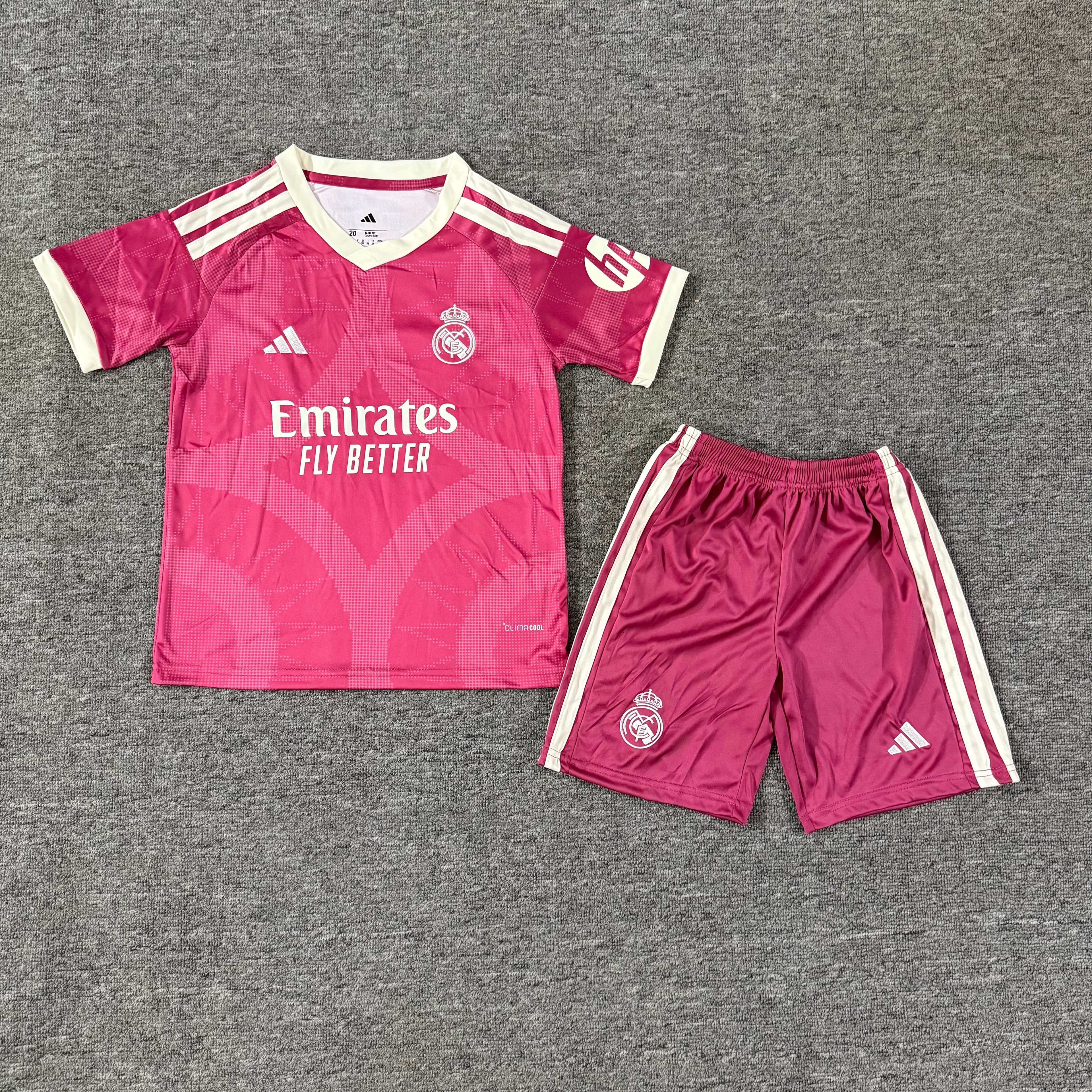 Ensemble de football enfant Real Madrid third 2026/27 – vue 3