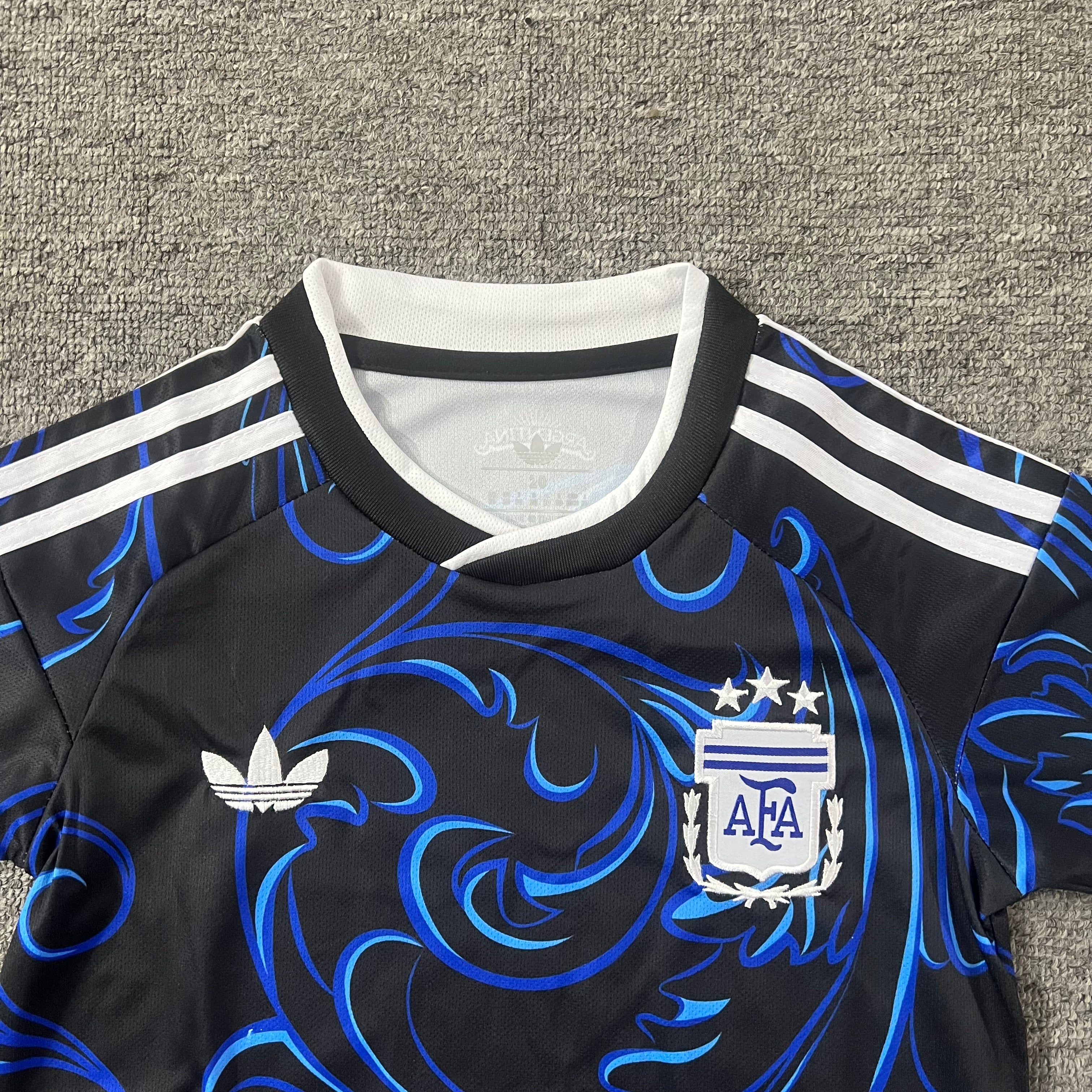 Ensemble de football enfant Argentine extérieur 2026 – vue 2
