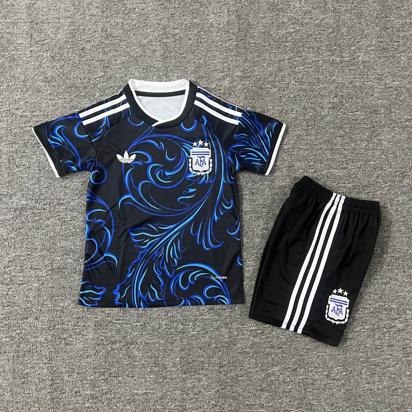 Ensemble de football enfant Argentine extérieur 2026 – vue 3
