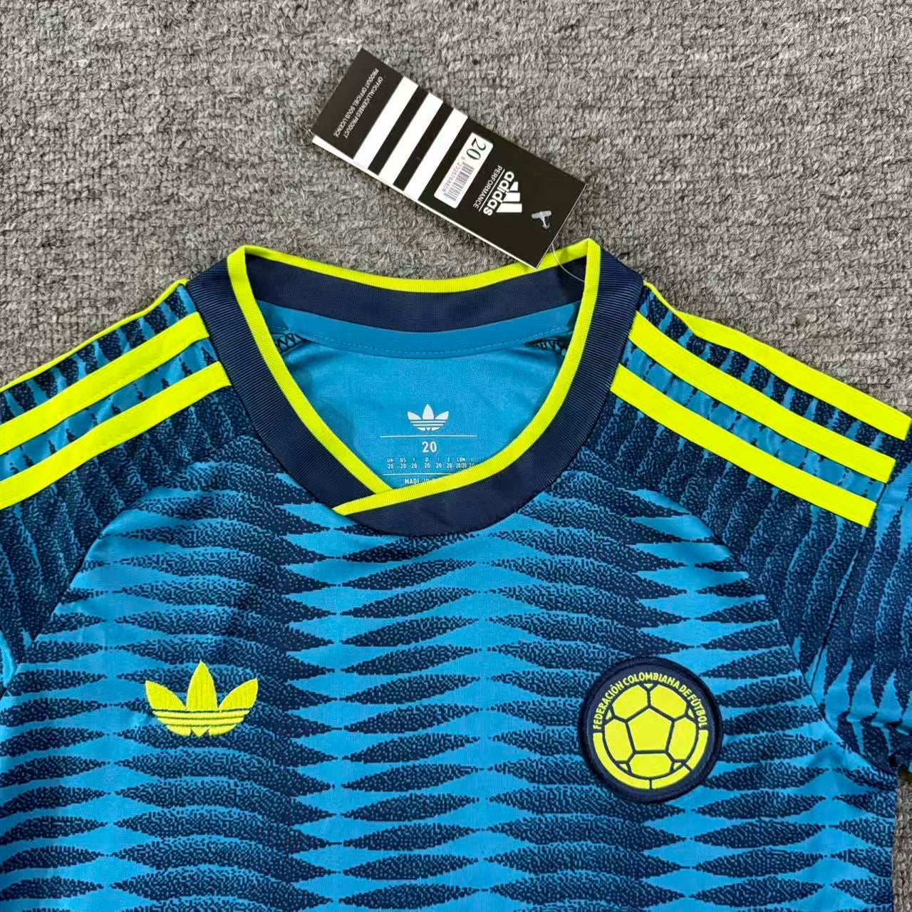 Ensemble de football enfant Colombie extérieur 2026 – vue 2