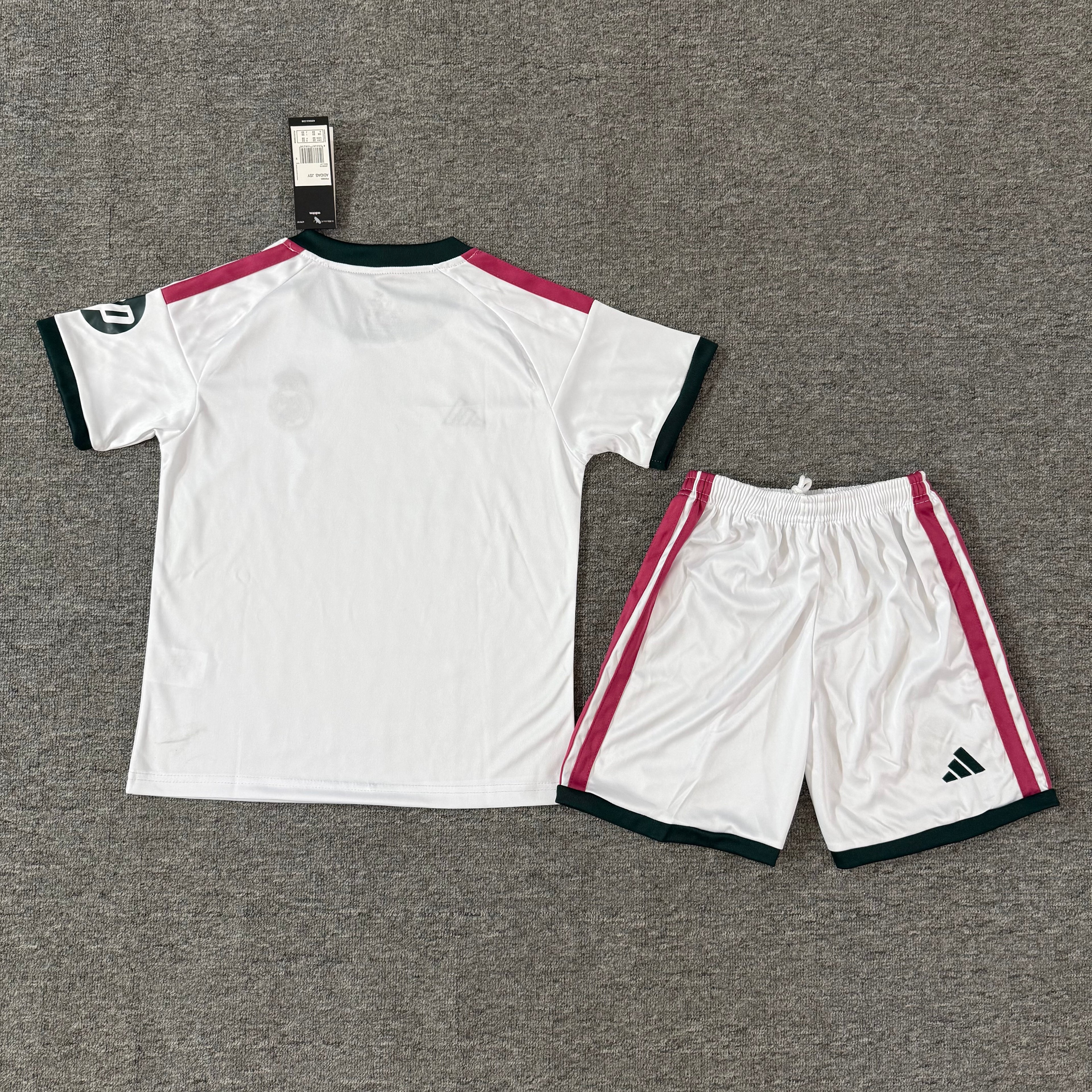 Ensemble de football enfant Real Madrid domicile 2026/27 – vue 1