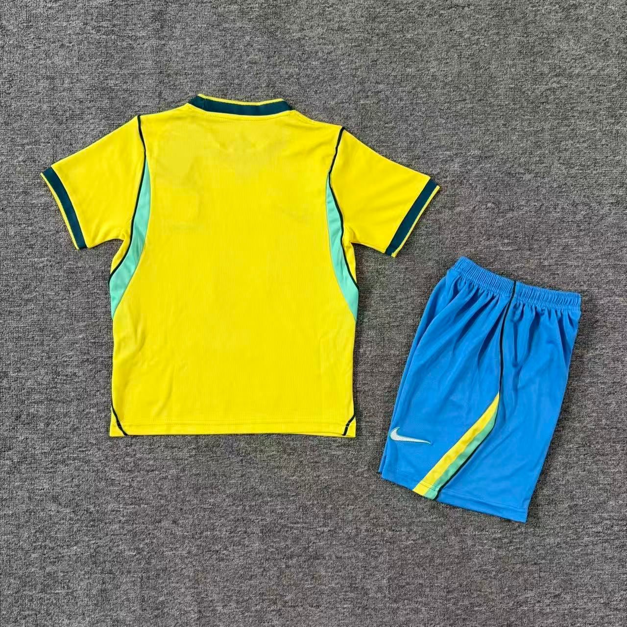 Ensemble de football enfant Brésil domicile 2026/27 – vue 1