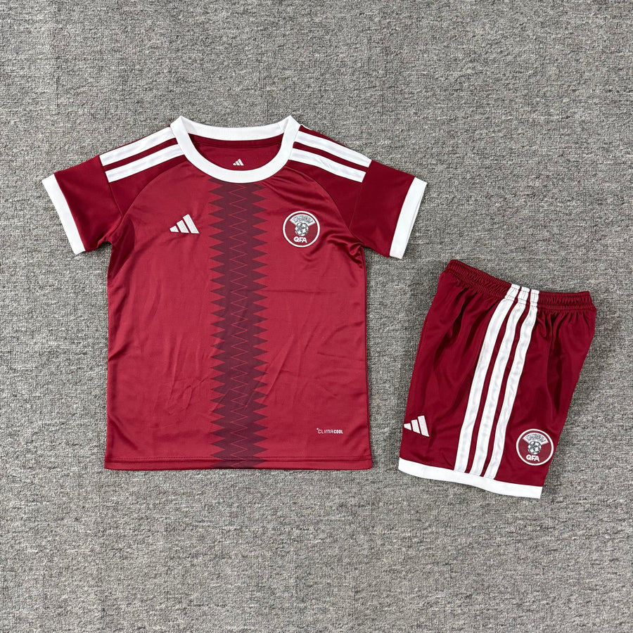 Ensemble de football enfant Qatar domicile 2026/27 – vue 3
