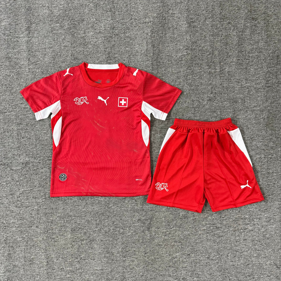 Ensemble de football enfant Suisse domicile 2026/27 – vue 3