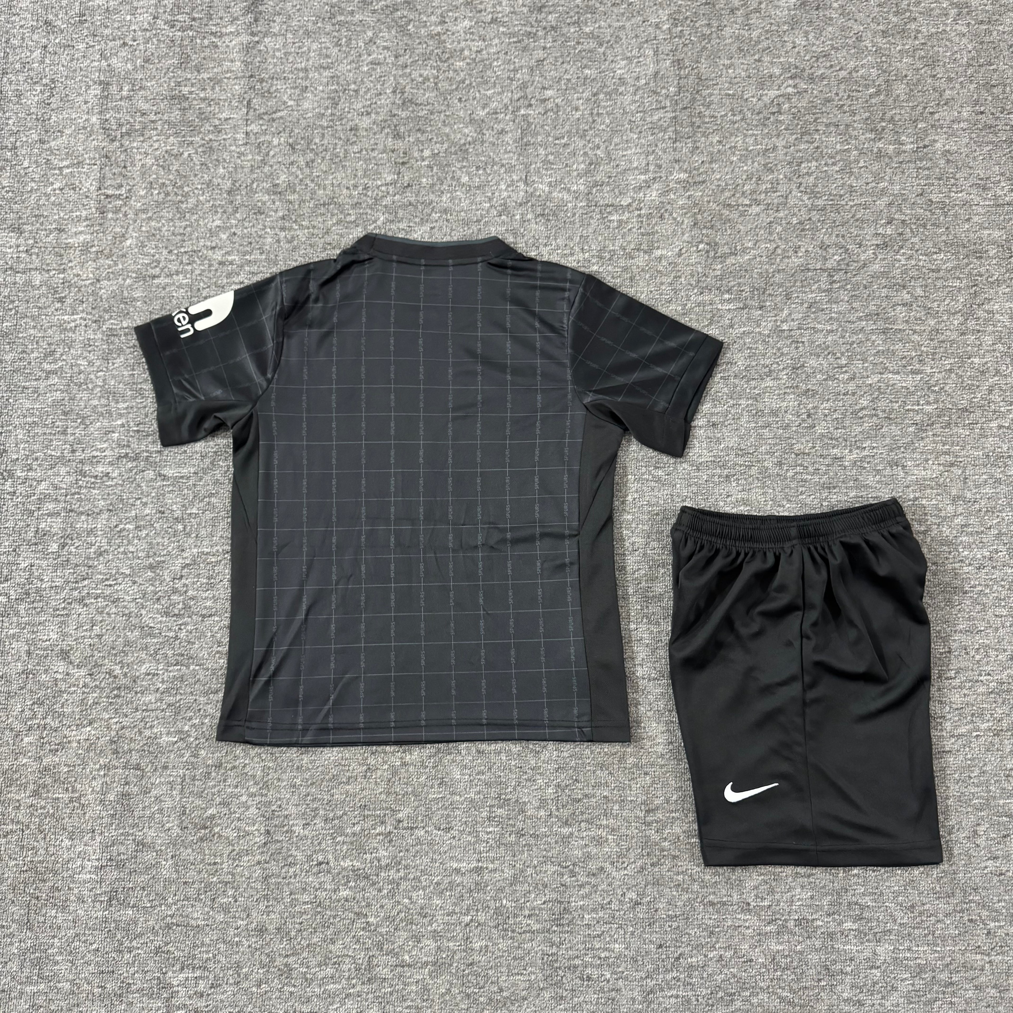 Ensemble de football enfant Tottenham extérieur 2025/26 – vue 1