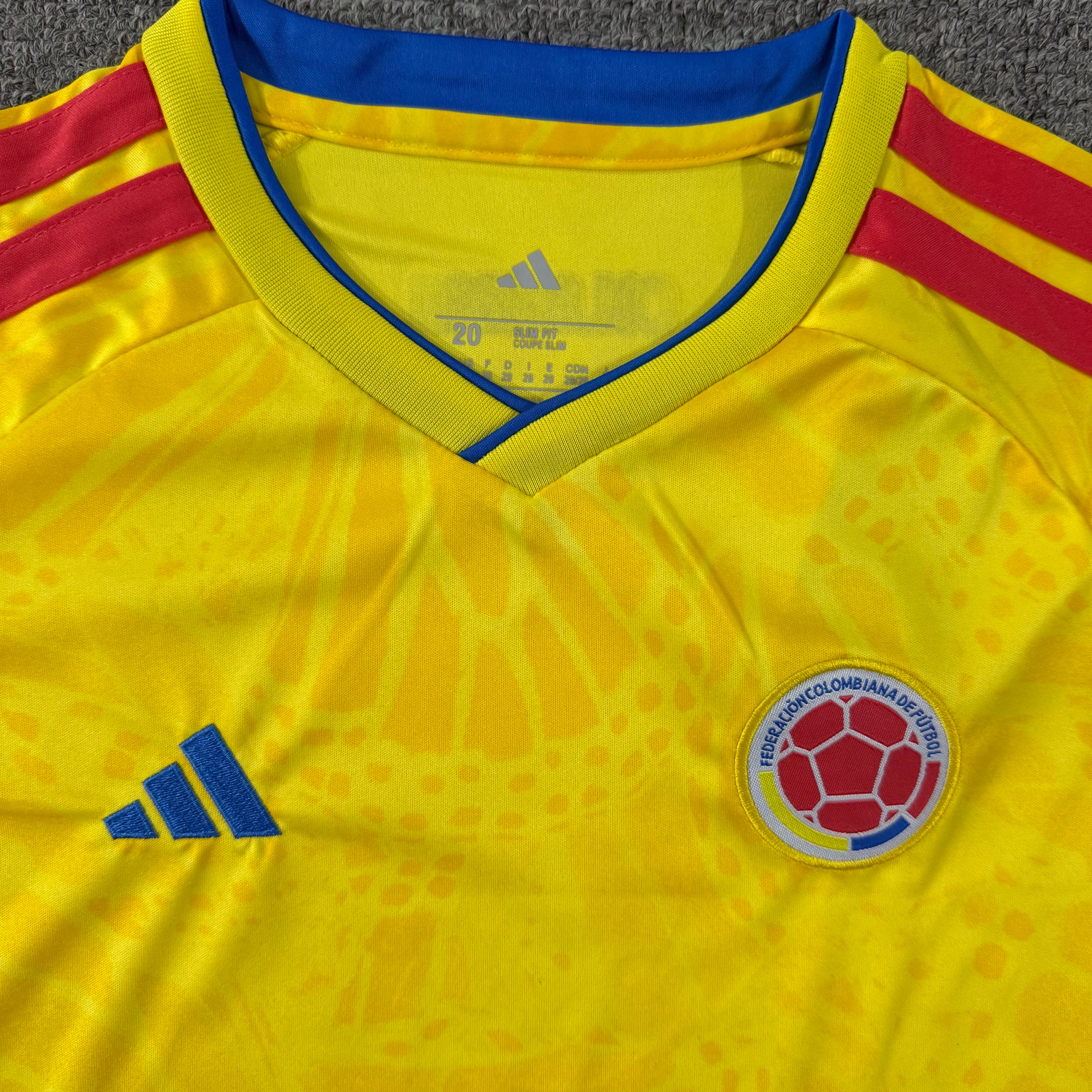 Ensemble de football enfant Colombie domicile 2026 – vue 4