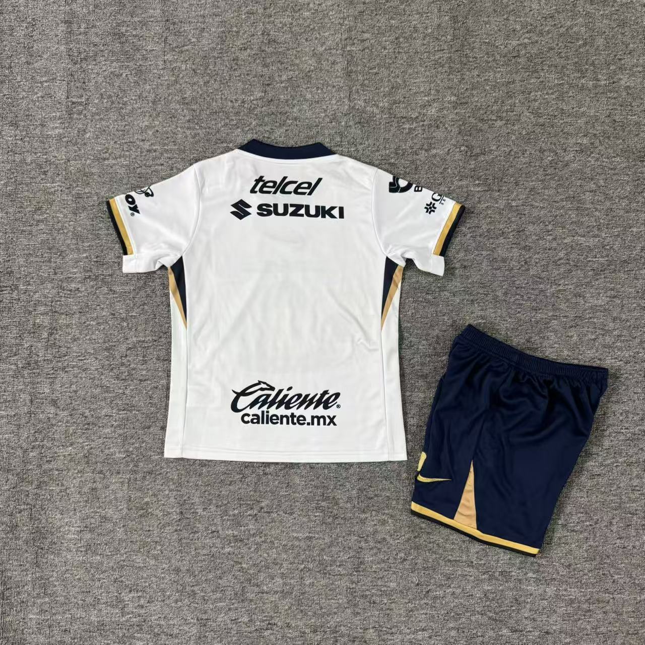 Ensemble de football enfant Club América domicile 2025/26 – vue 1