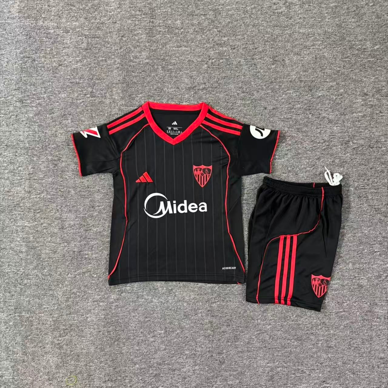 Ensemble de football enfant Séville third 2025/26 – vue 2