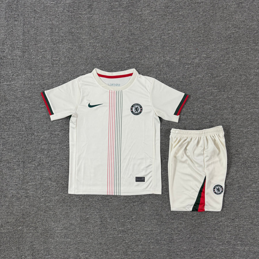 Ensemble de football enfant Chelsea extérieur 2025/26 – vue 2