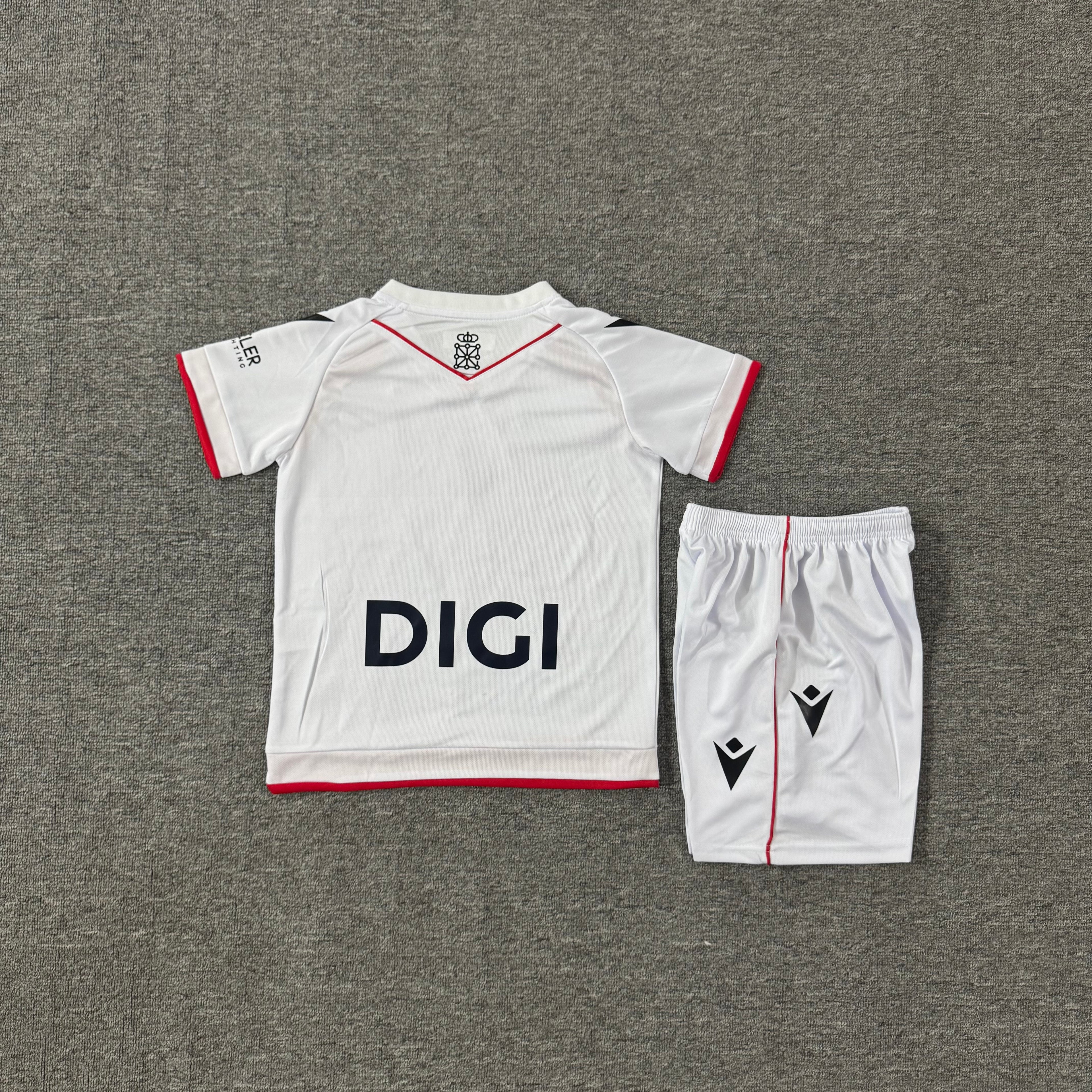 Ensemble de football enfant Osasuna third 2025/26 – vue 1
