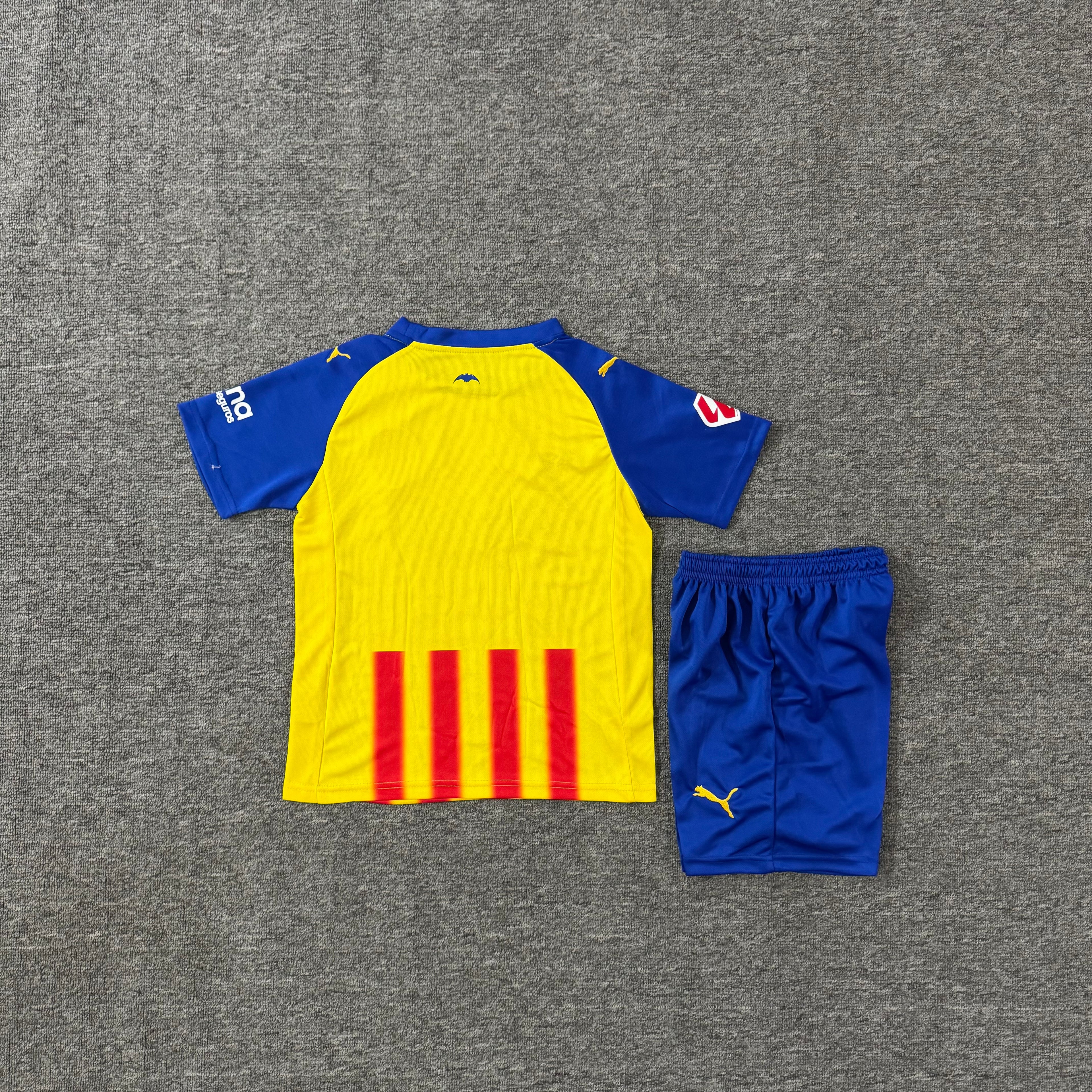 Ensemble de football enfant Valence third 2025/26 – vue 1