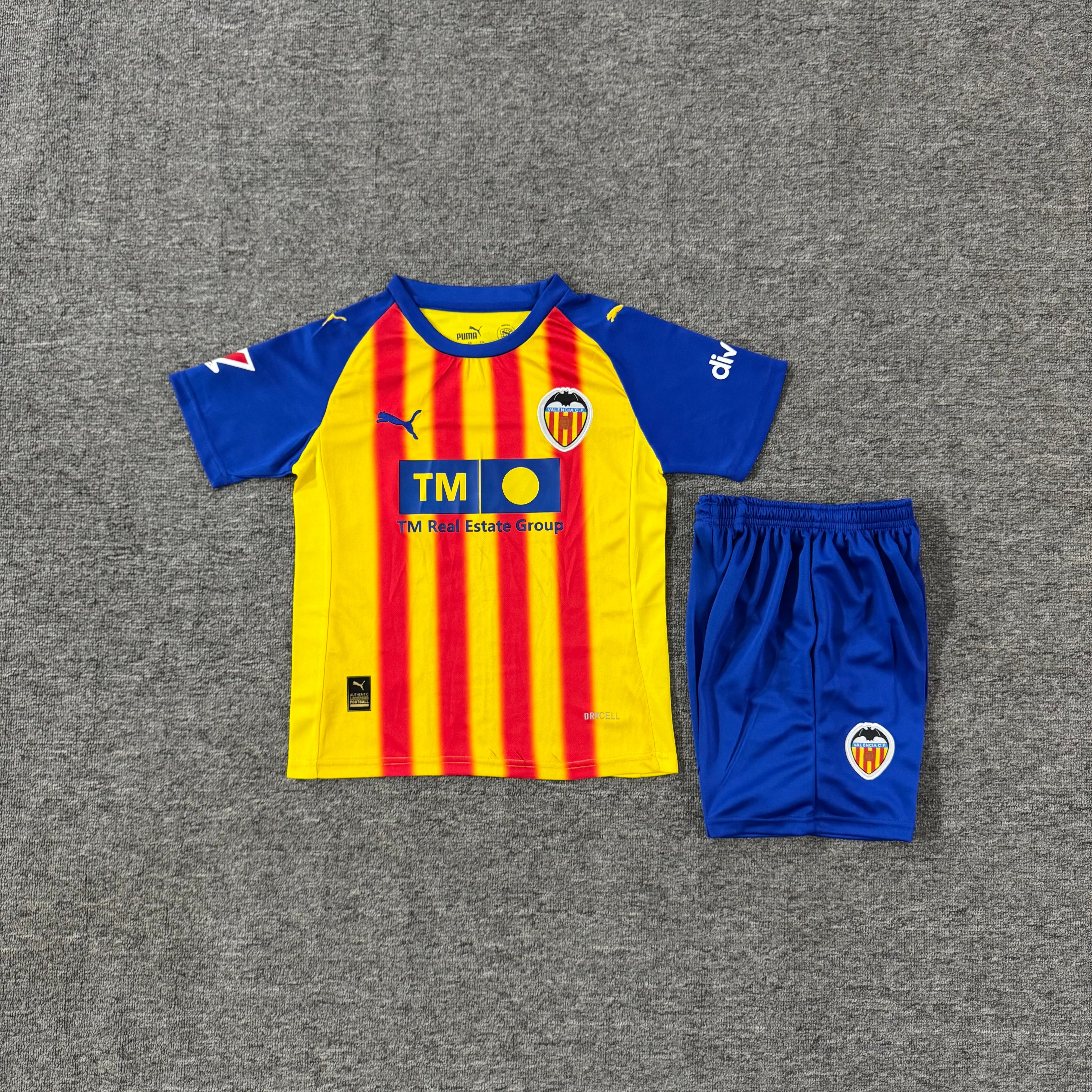 Ensemble de football enfant Valence third 2025/26 – vue 2