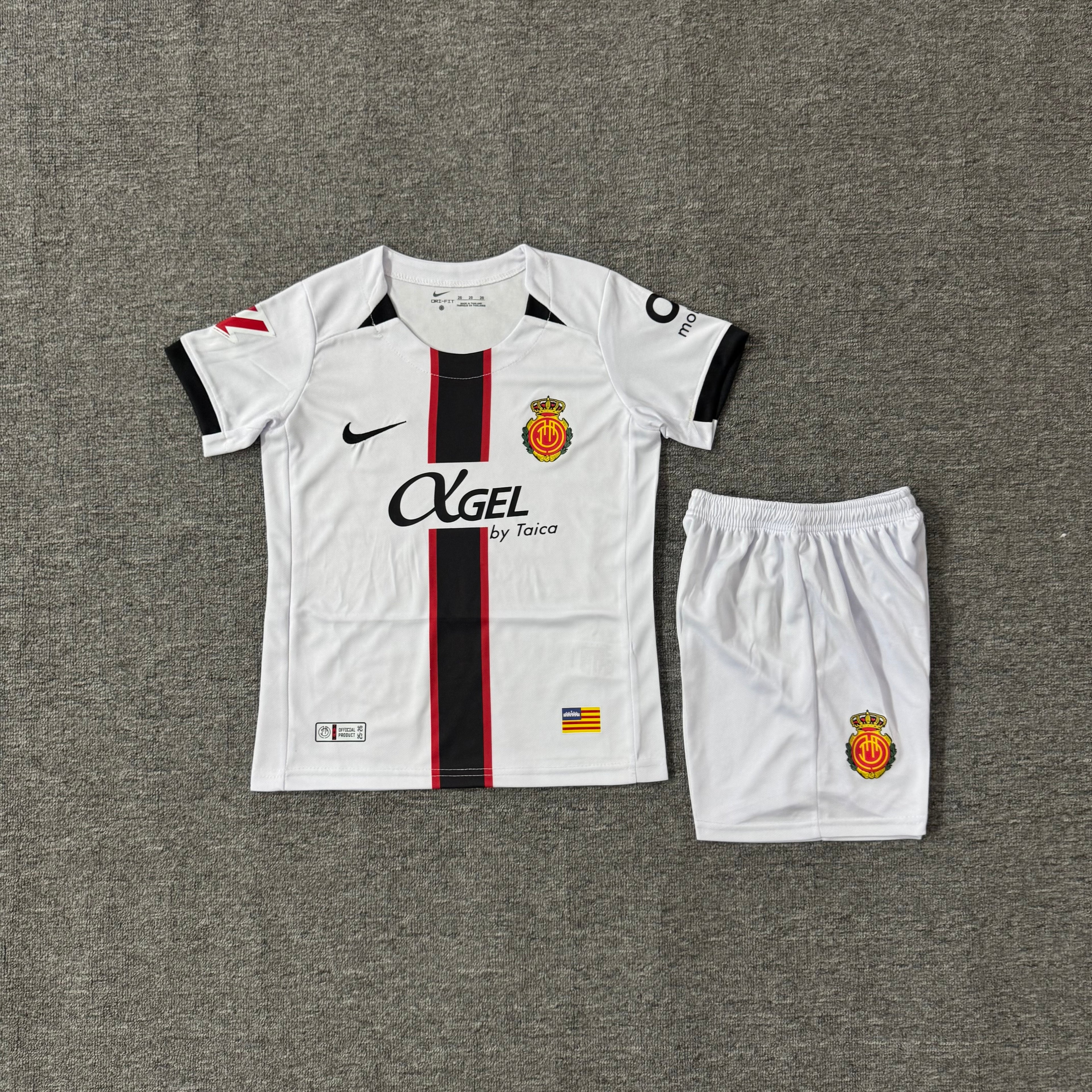 Ensemble de football enfant Majorque extérieur 2025/26 – vue 1