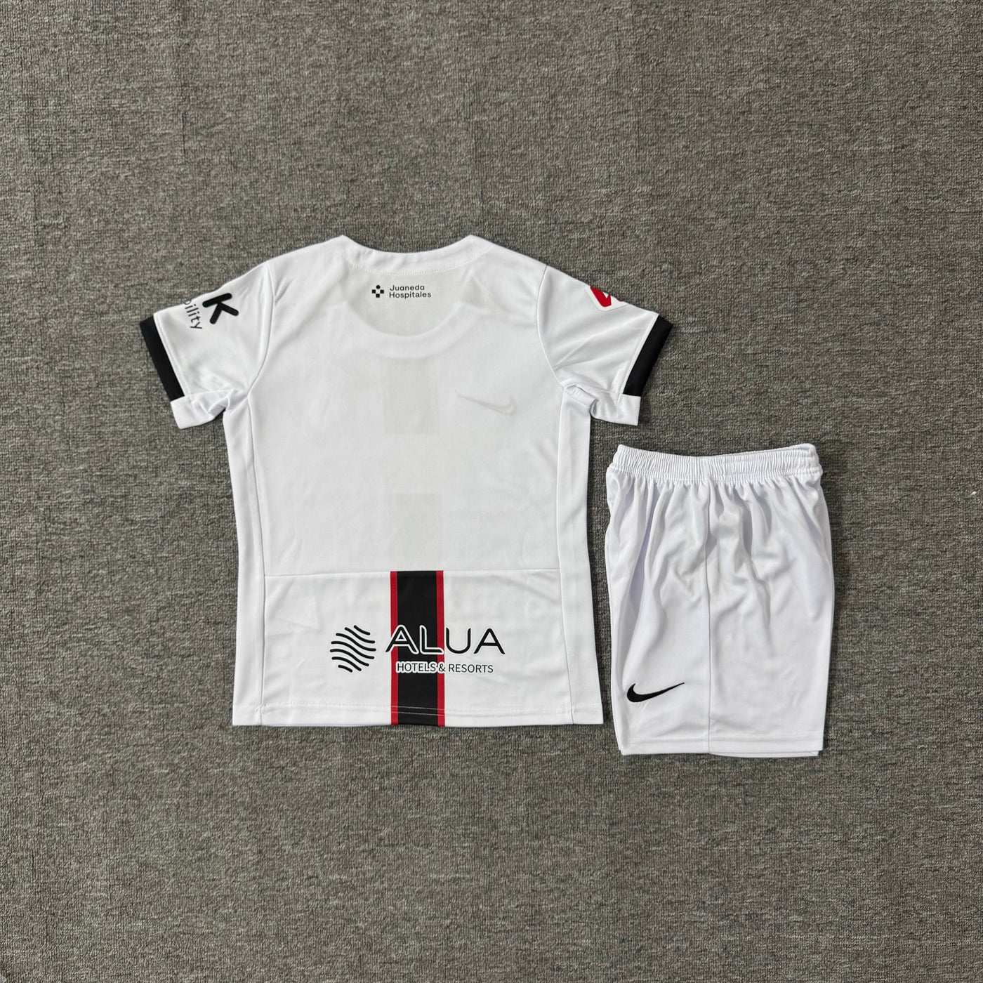 Ensemble de football enfant Majorque extérieur 2025/26 – vue 2
