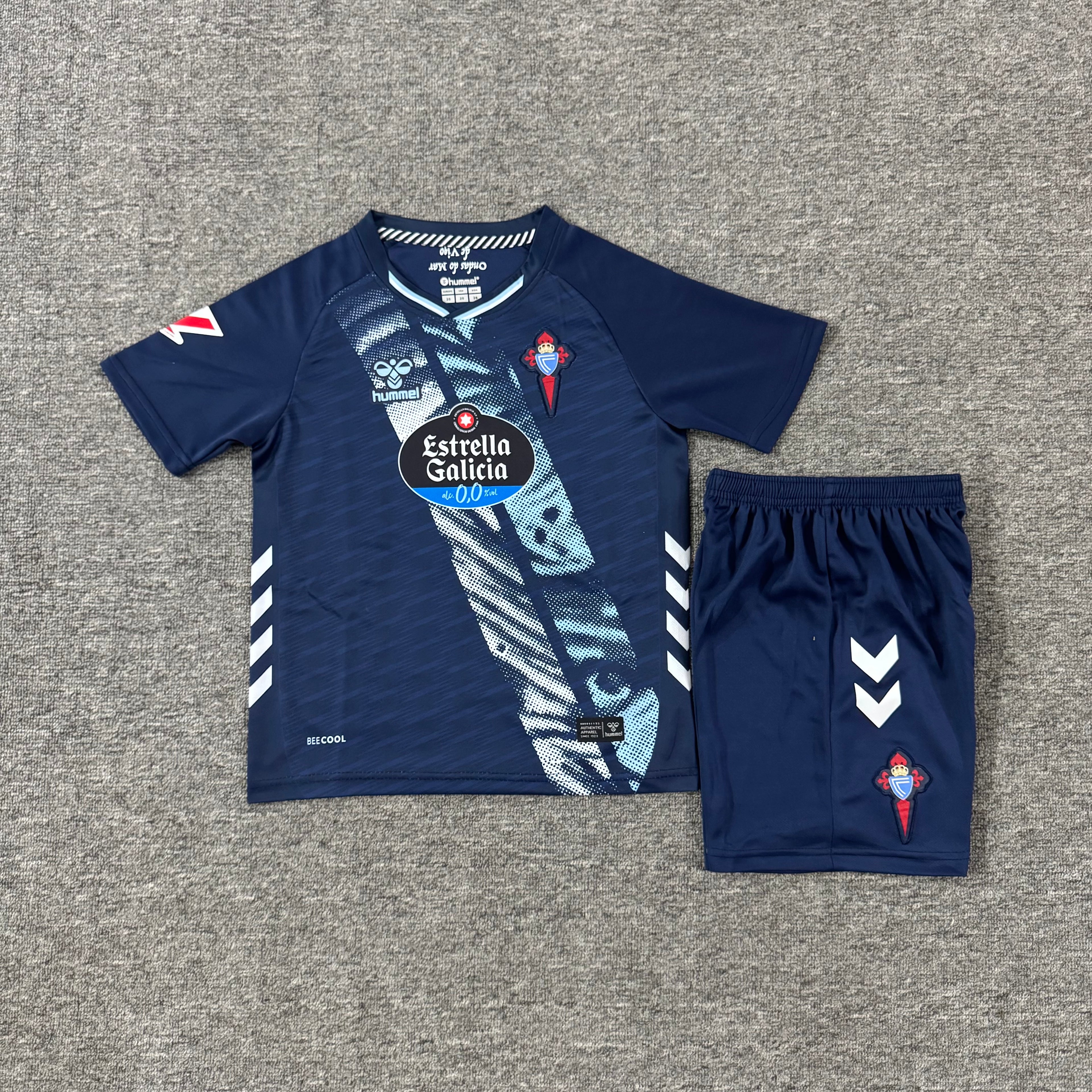 Ensemble de football enfant Celta Vigo extérieur 2025/26 – vue 2