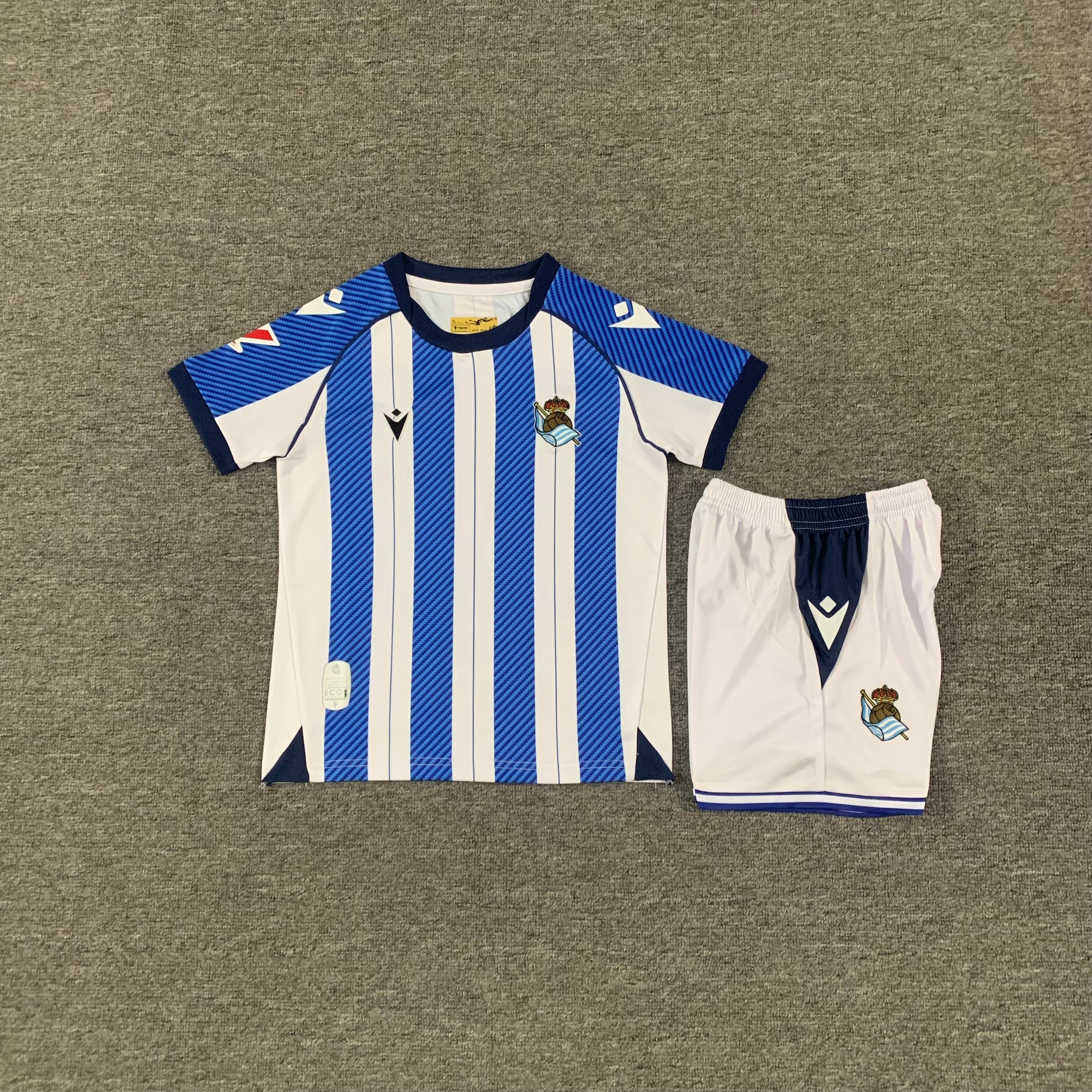 Ensemble de football enfant Real Sociedad domicile 2025/26 – vue 2
