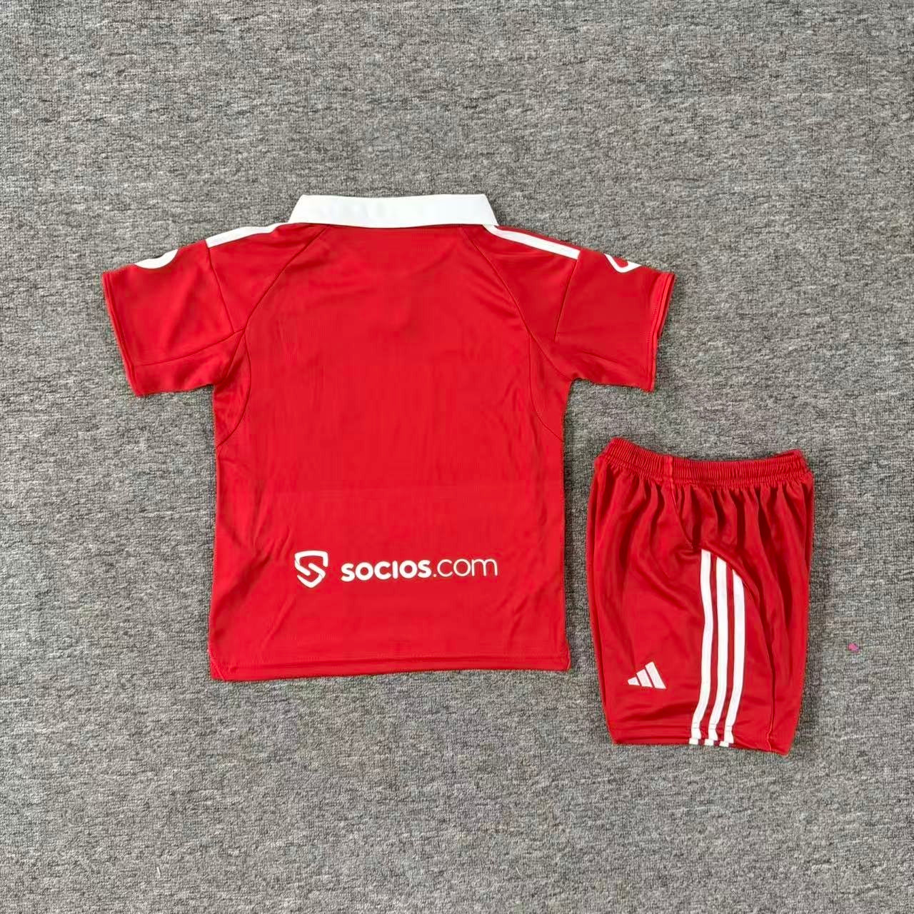 Ensemble de football enfant Séville extérieur 2025/26 – vue 1
