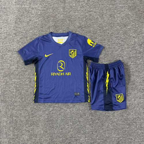 Ensemble de football enfant Atlético Madrid extérieur 2025/26 – vue 2