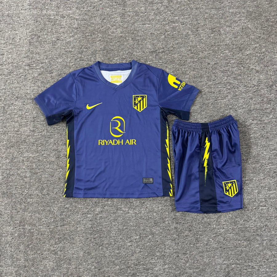Ensemble de football enfant Atlético Madrid extérieur 2025/26 – vue 2