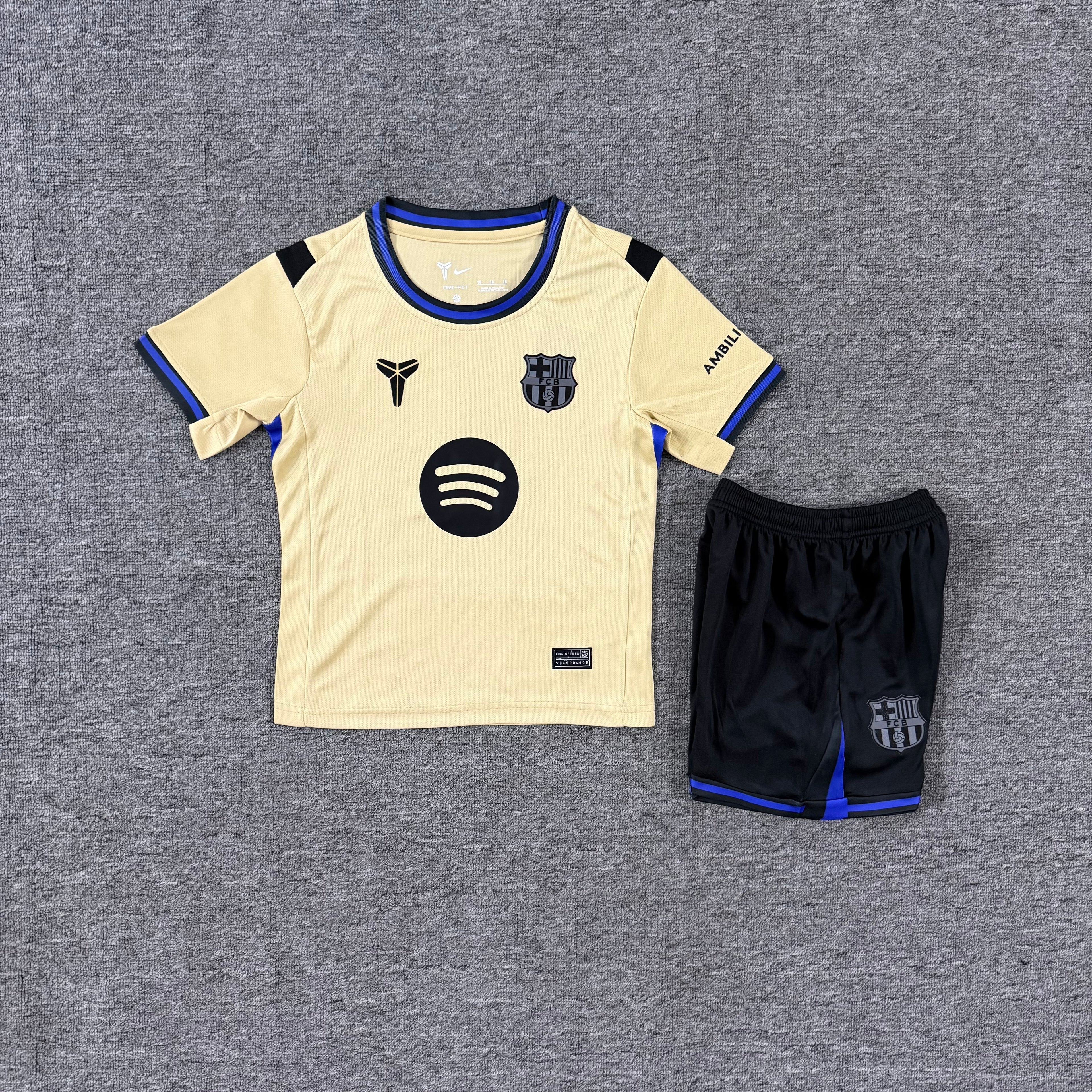Ensemble de football enfant FC Barcelone extérieur 2025/26 – vue 2