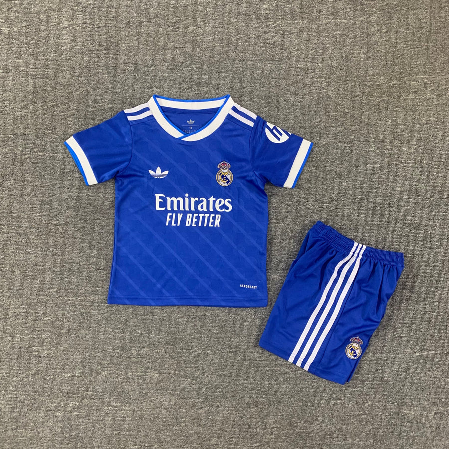 Ensemble de football enfant Real Madrid third 2025/26 – vue 2