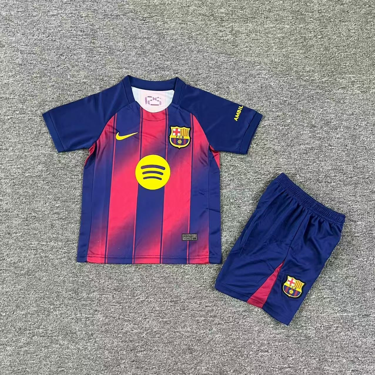 Ensemble de football enfant FC Barcelone domicile 2025/26 – vue 2