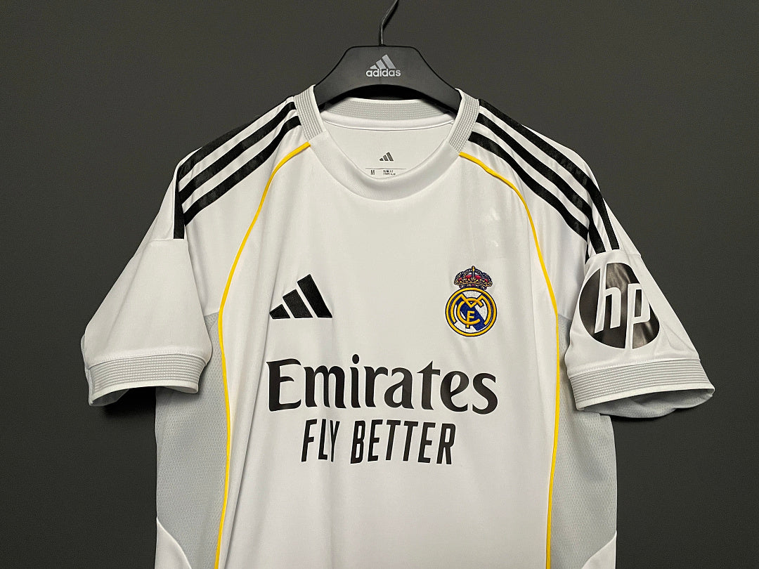 Maillot Real Madrid domicile 2025/26 | Virello – vue 4