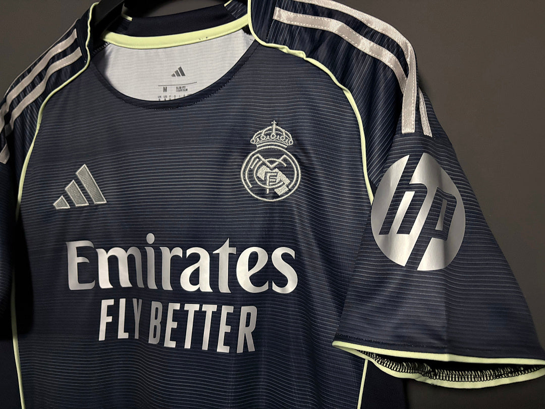 Maillot Real Madrid extérieur 2025/26 | Virello – vue 4