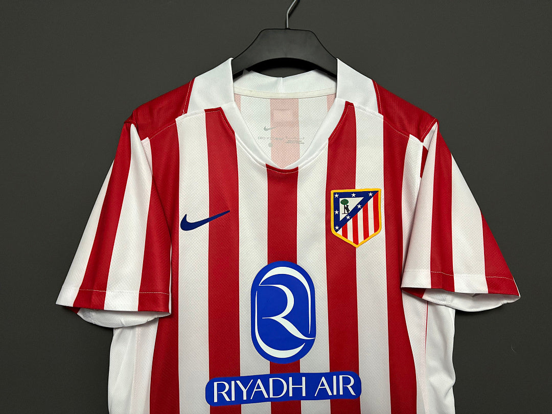 Maillot Atlético Madrid domicile 2025/26 | Virello – vue 4