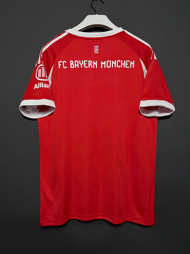Maillot Bayern Munich domicile 2025/26 | Virello – vue 3