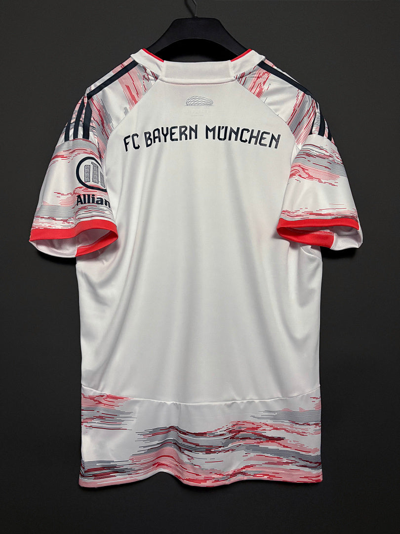 Maillot Bayern Munich extérieur 2025/26 | Virello – vue 3