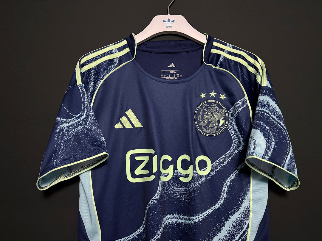 Maillot Ajax extérieur 2025/26 | Virello – vue 4