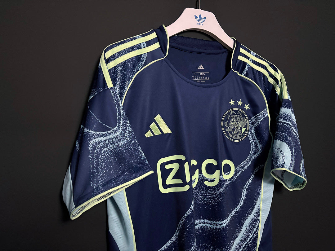Maillot Ajax extérieur 2025/26 | Virello – vue 5